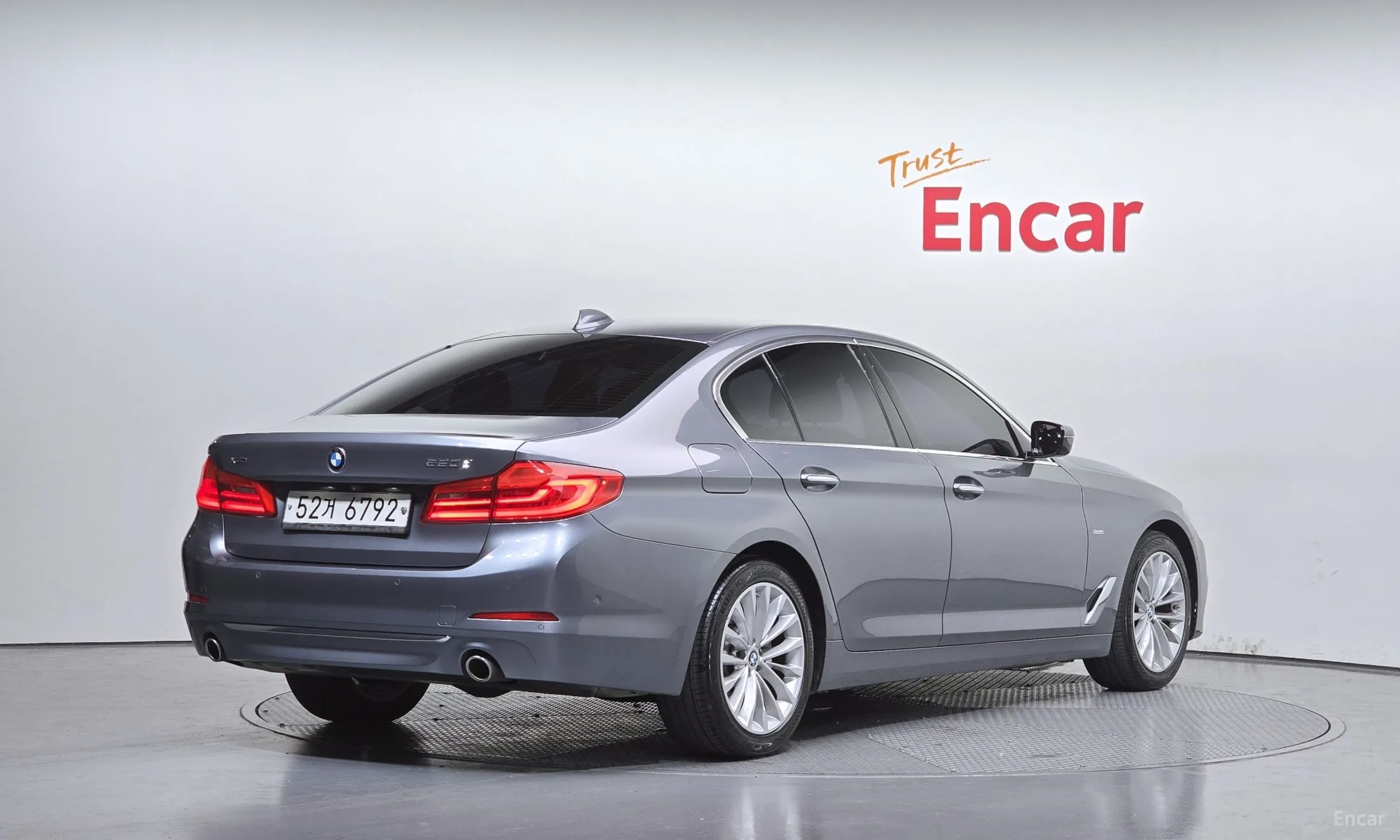 BMW 5 Series (G30) превью 2