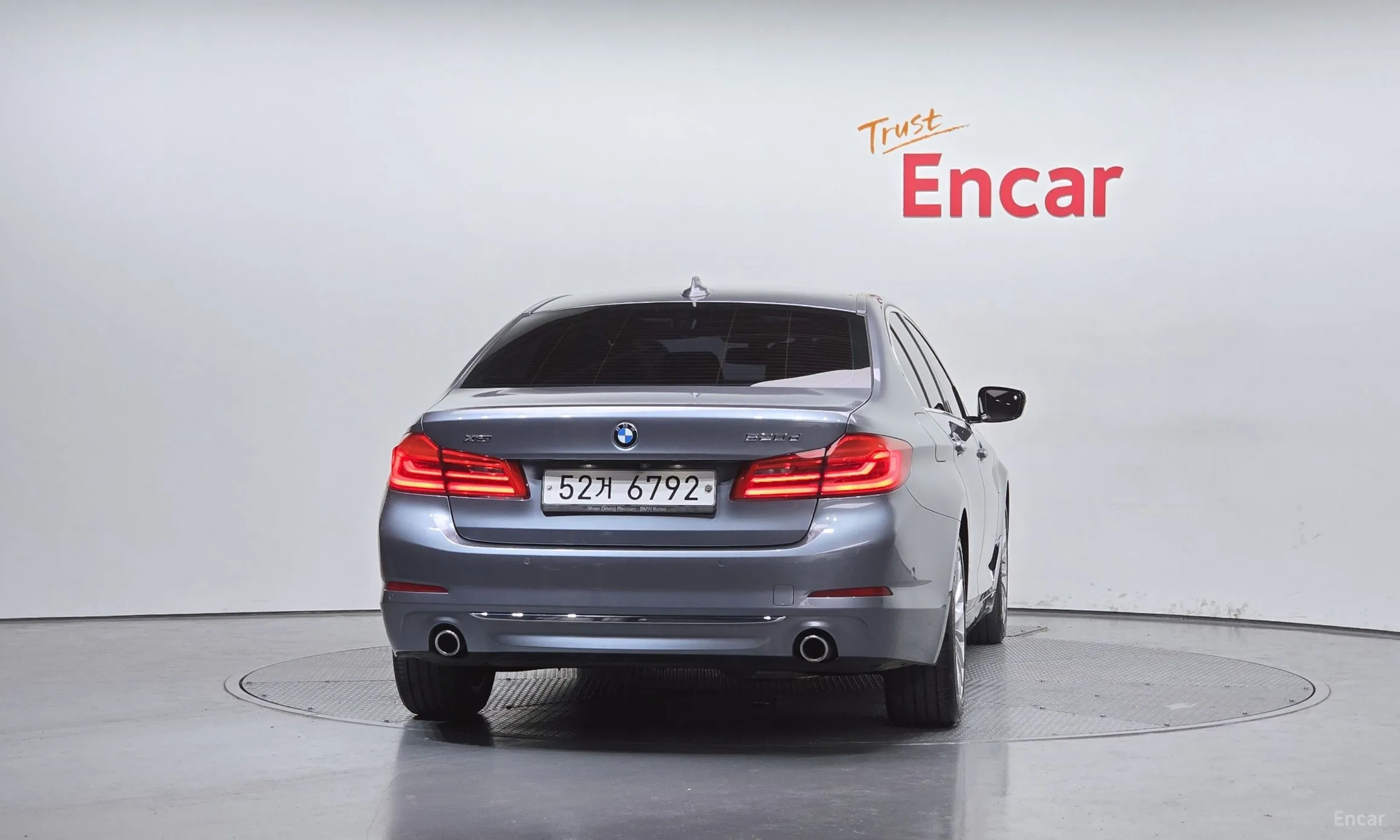BMW 5 Series (G30) превью 4