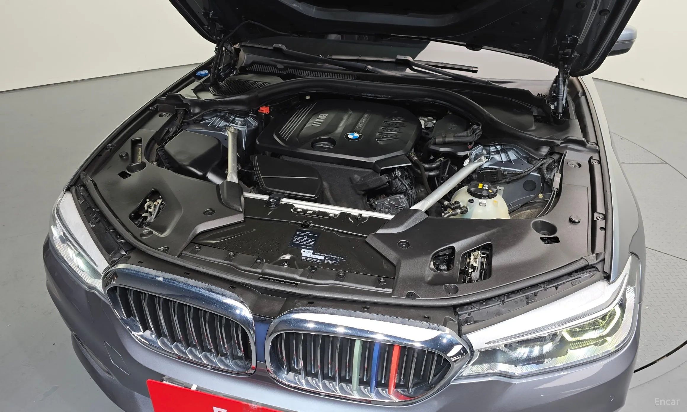 BMW 5 Series (G30) превью 6