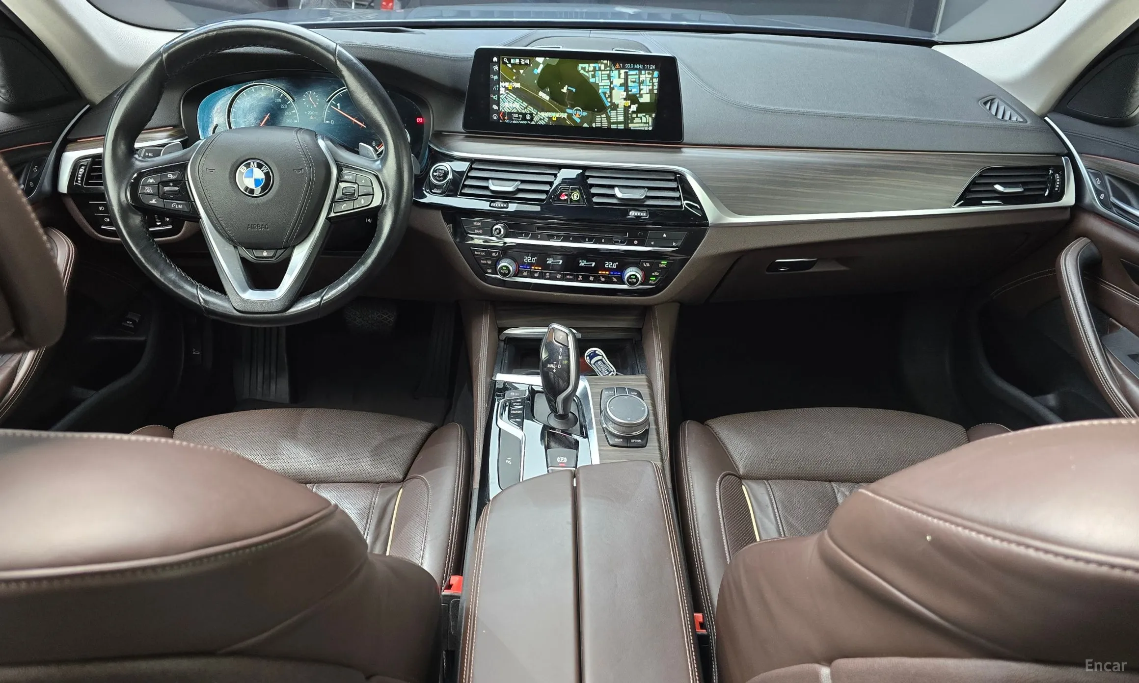 BMW 5 Series (G30) превью 7