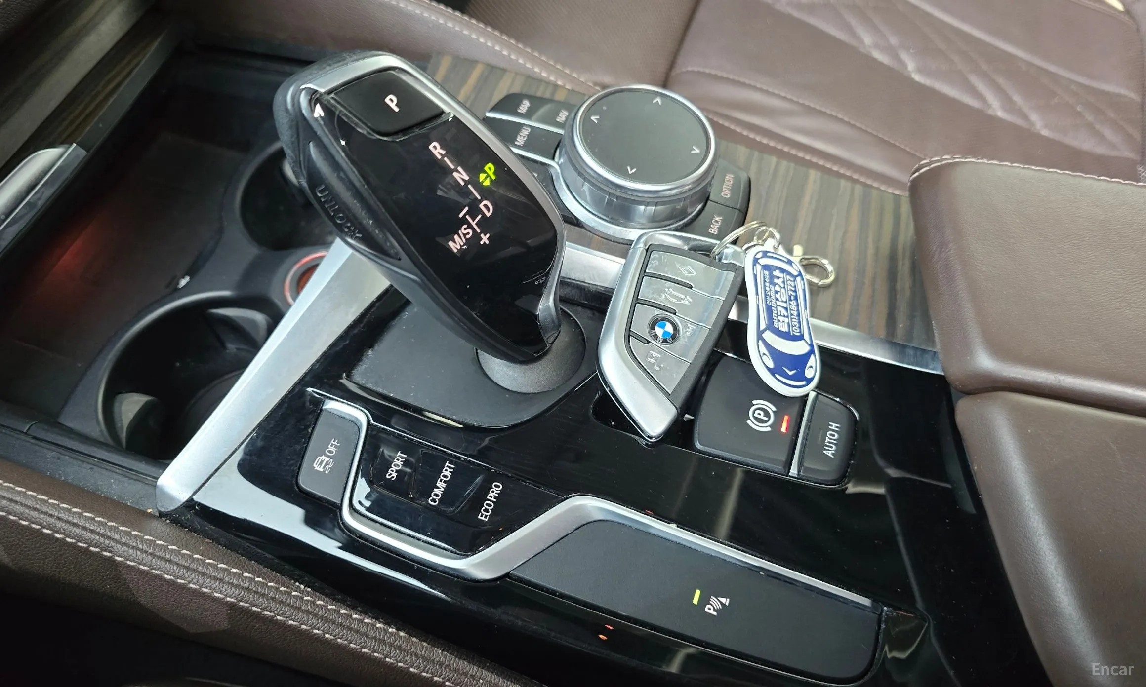 BMW 5 Series (G30) превью 9