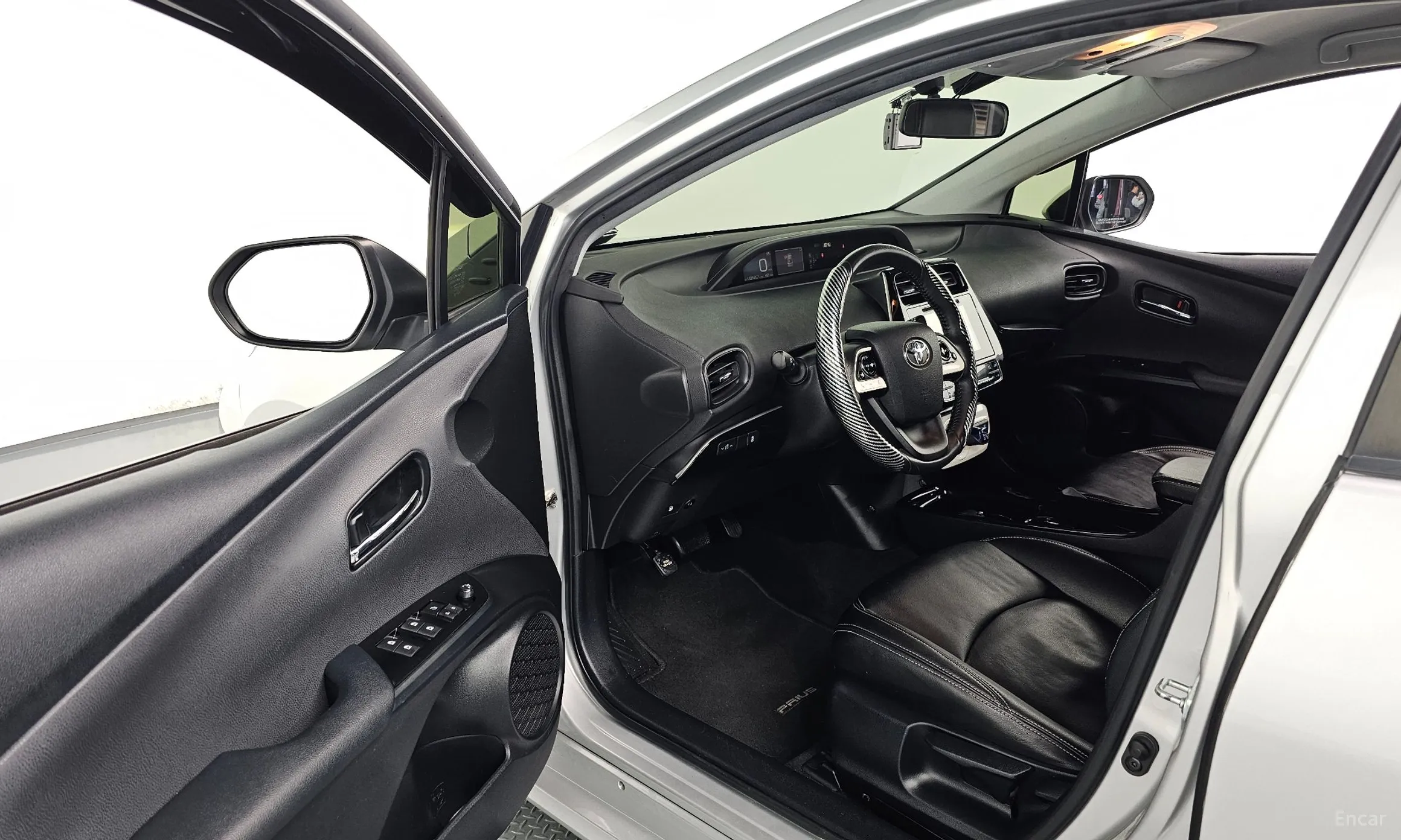 Toyota Prius 4th Generation превью 11