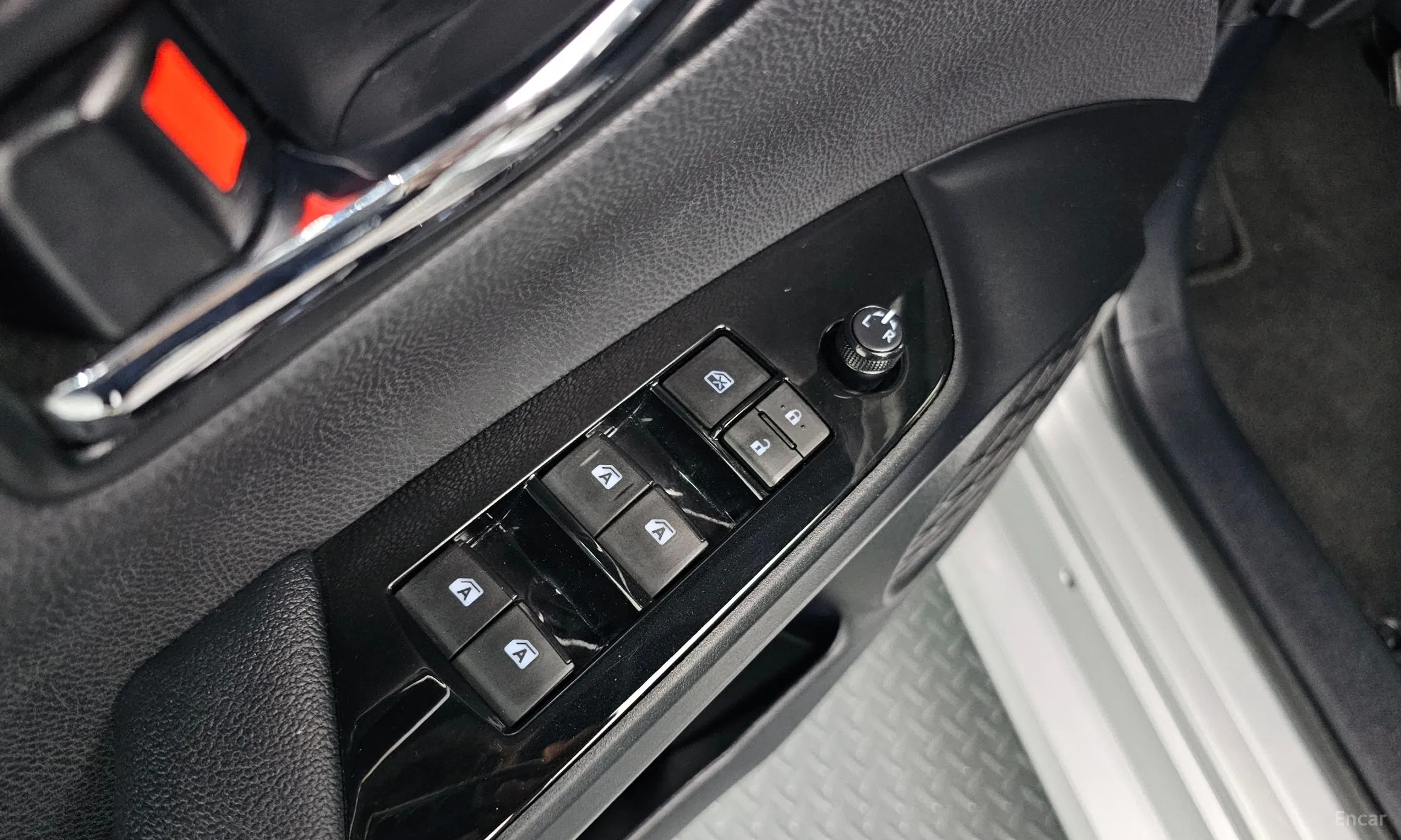 Toyota Prius 4th Generation превью 17