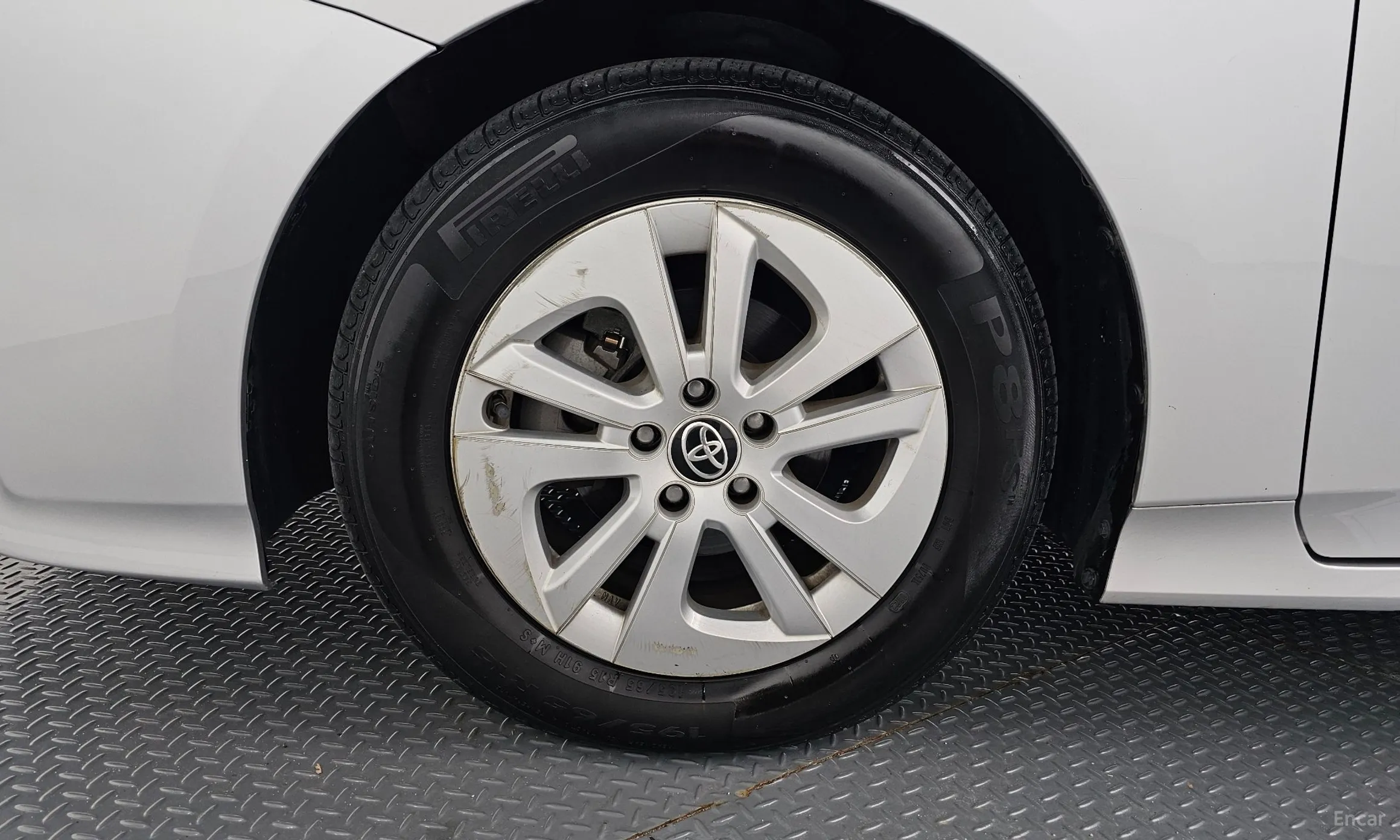 Toyota Prius 4th Generation превью 5