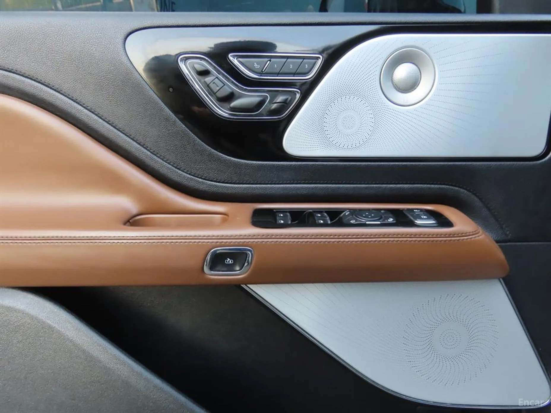 Lincoln Aviator 2nd Generation превью 13