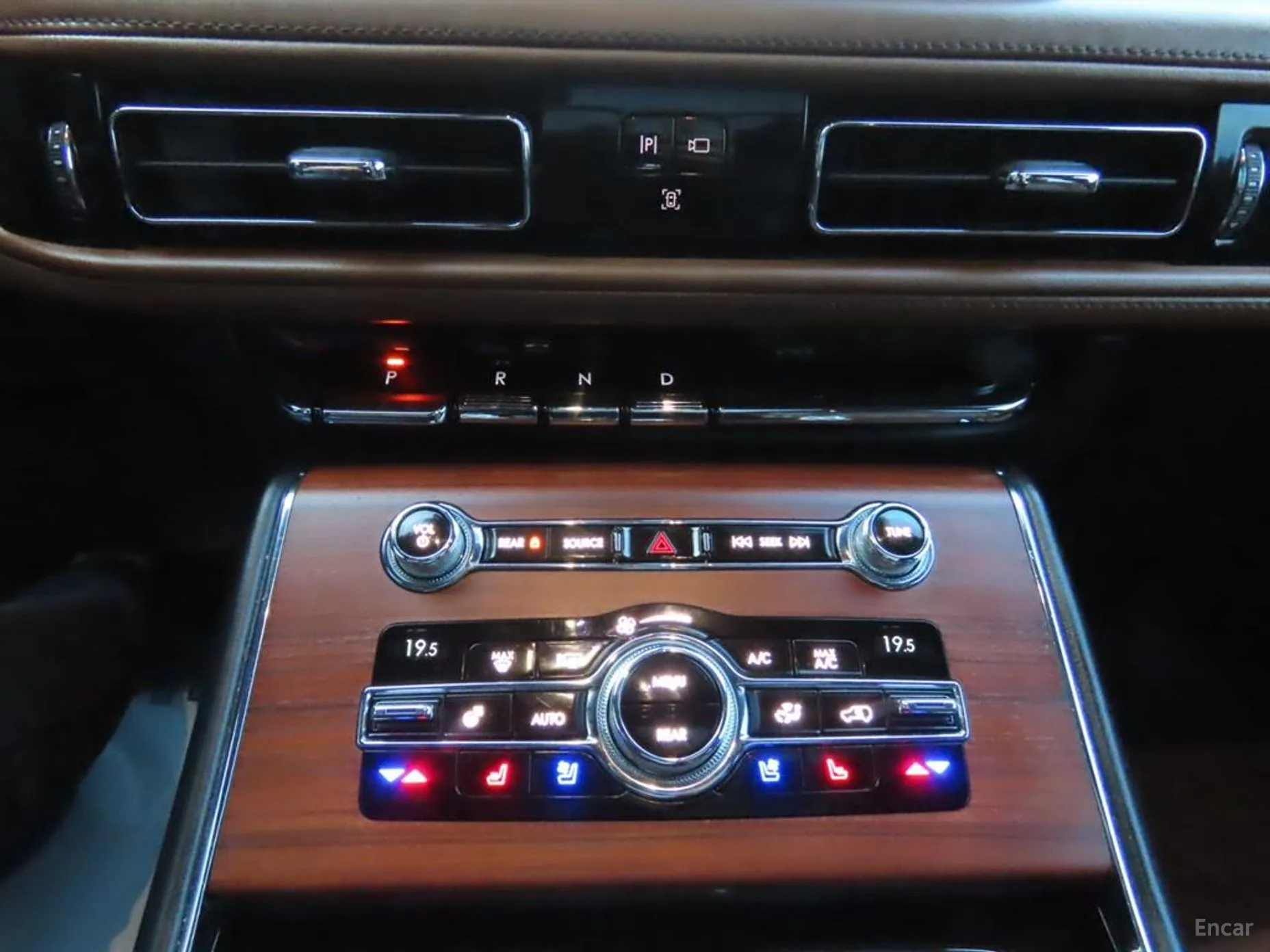 Lincoln Aviator 2nd Generation превью 15