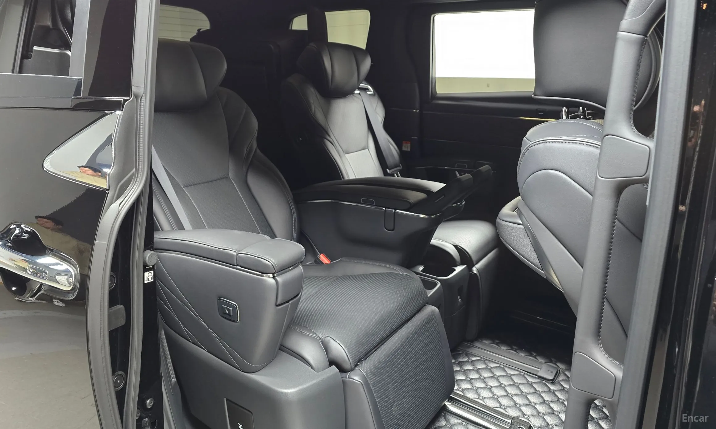 Toyota Alphard 4th Generation превью 12