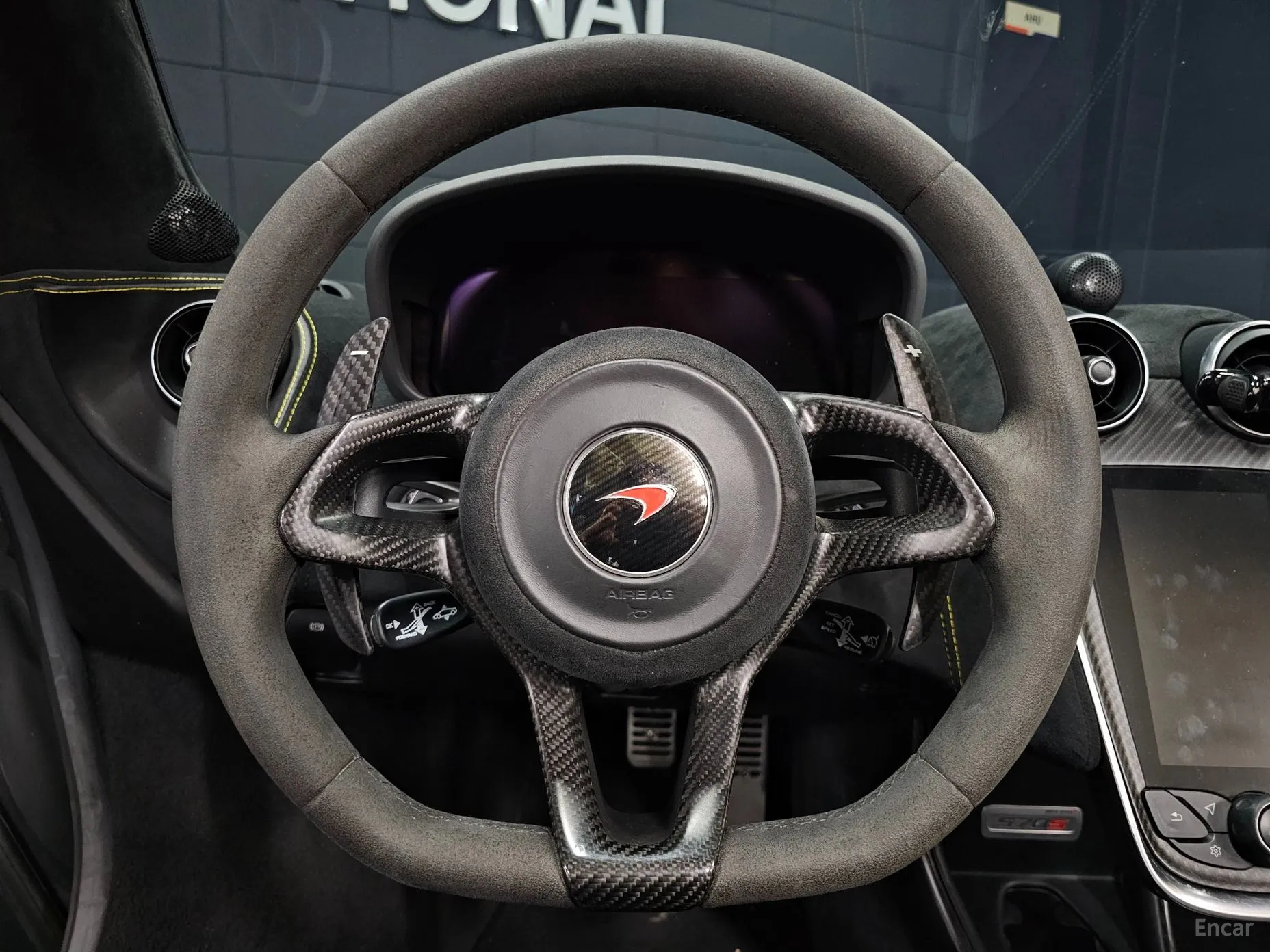 McLaren 570S превью 15