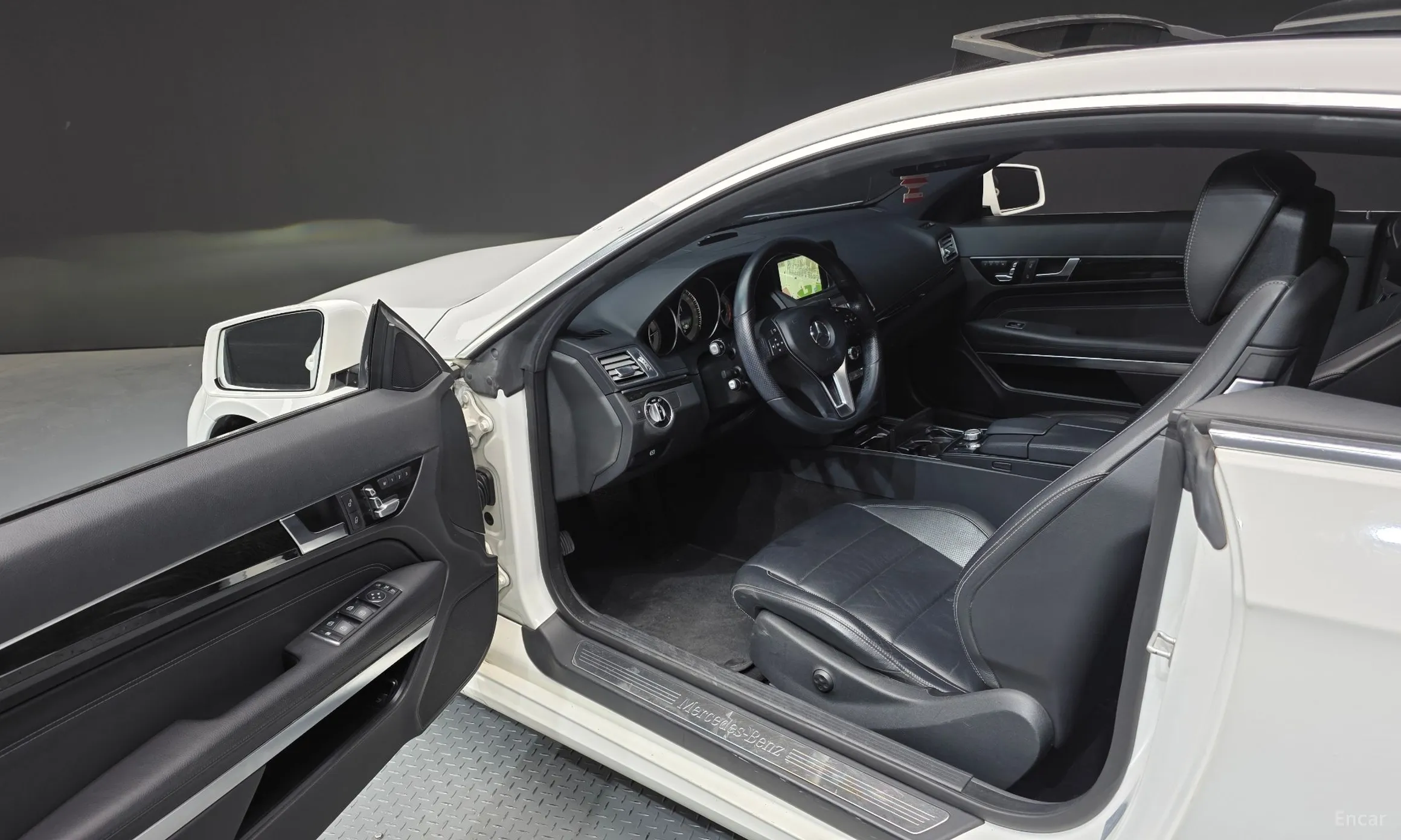 Mercedes Benz E-Class W212 превью 10