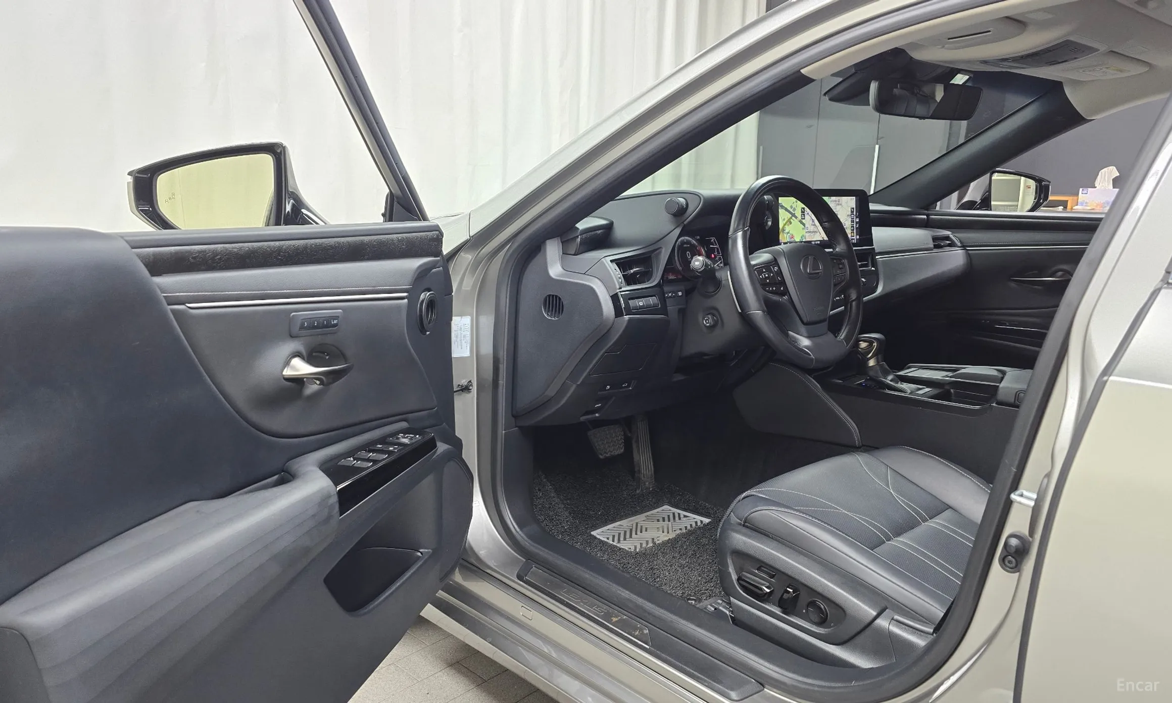 Lexus ES300h 7th Generation превью 11