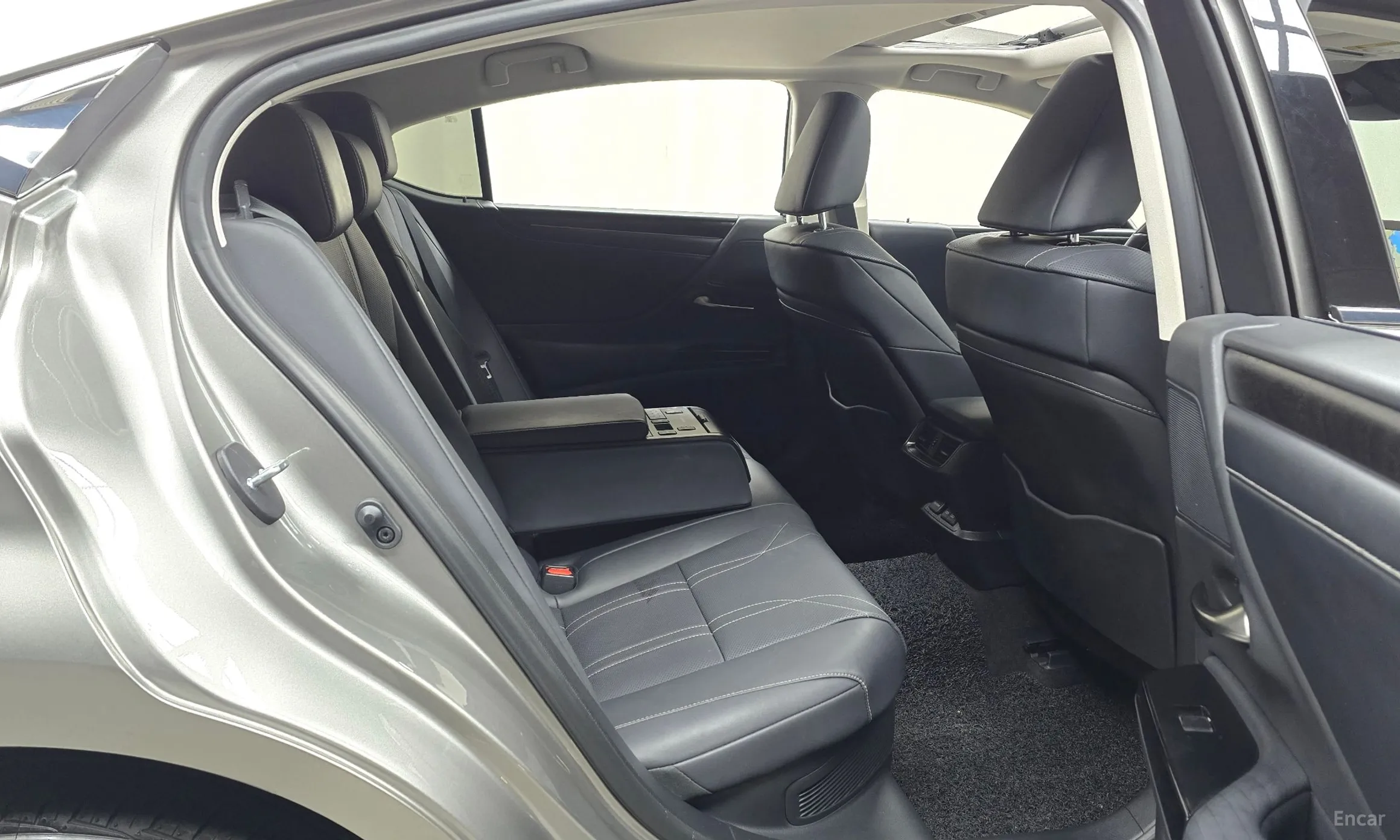 Lexus ES300h 7th Generation превью 12