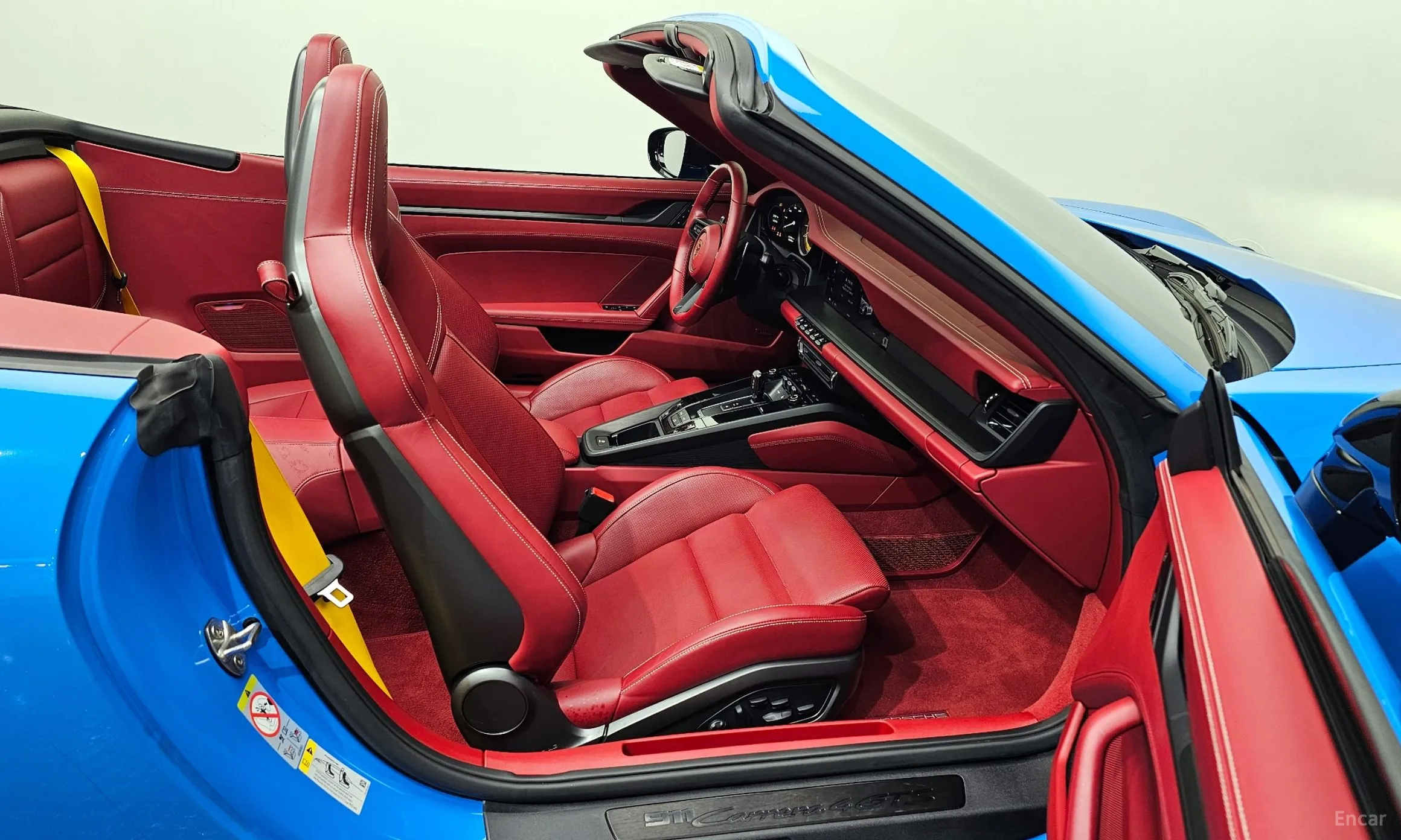 Porsche 911 (992) превью 11
