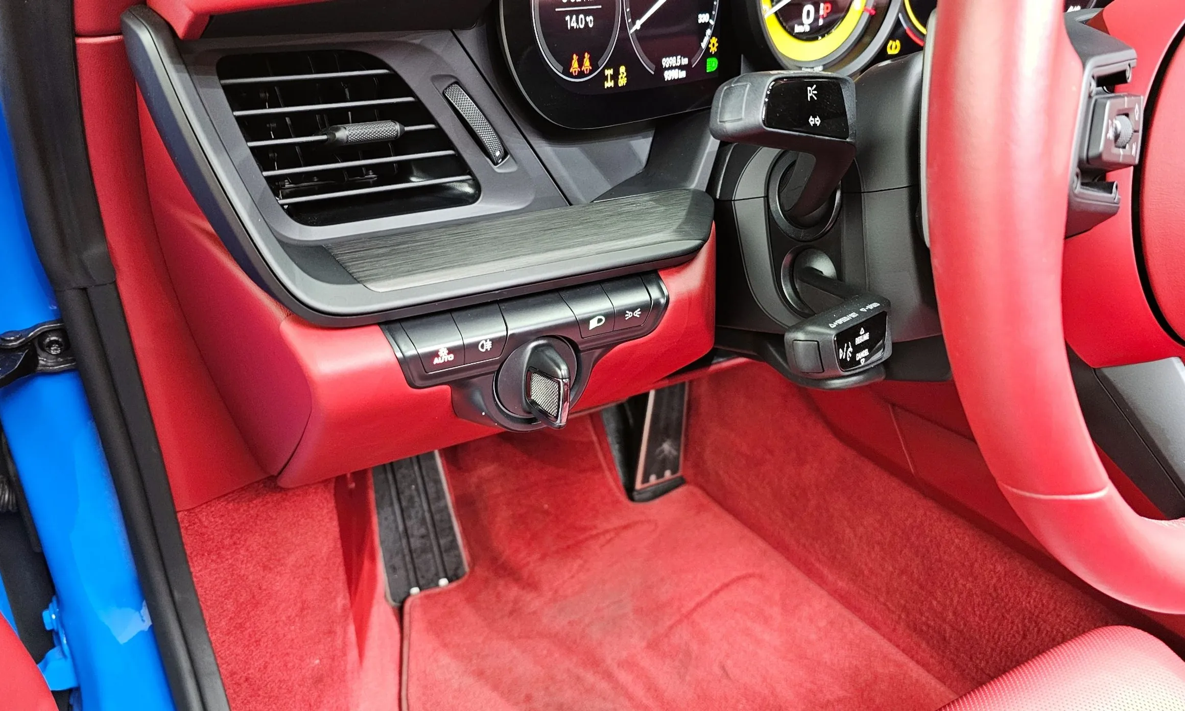 Porsche 911 (992) превью 14