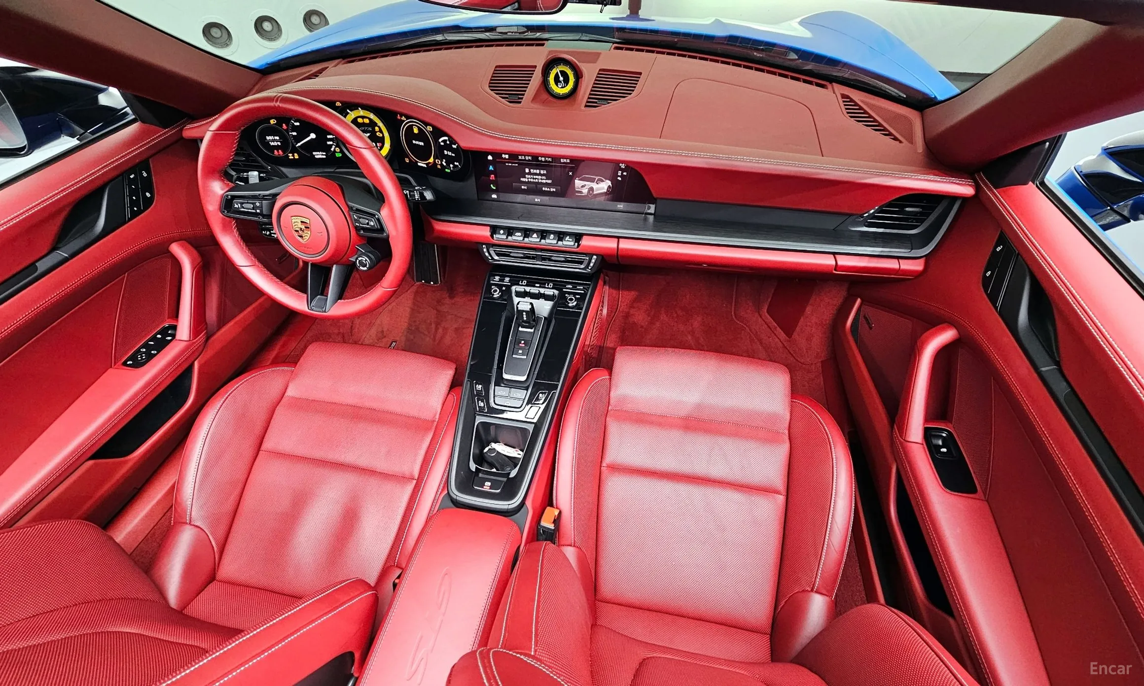 Porsche 911 (992) превью 7