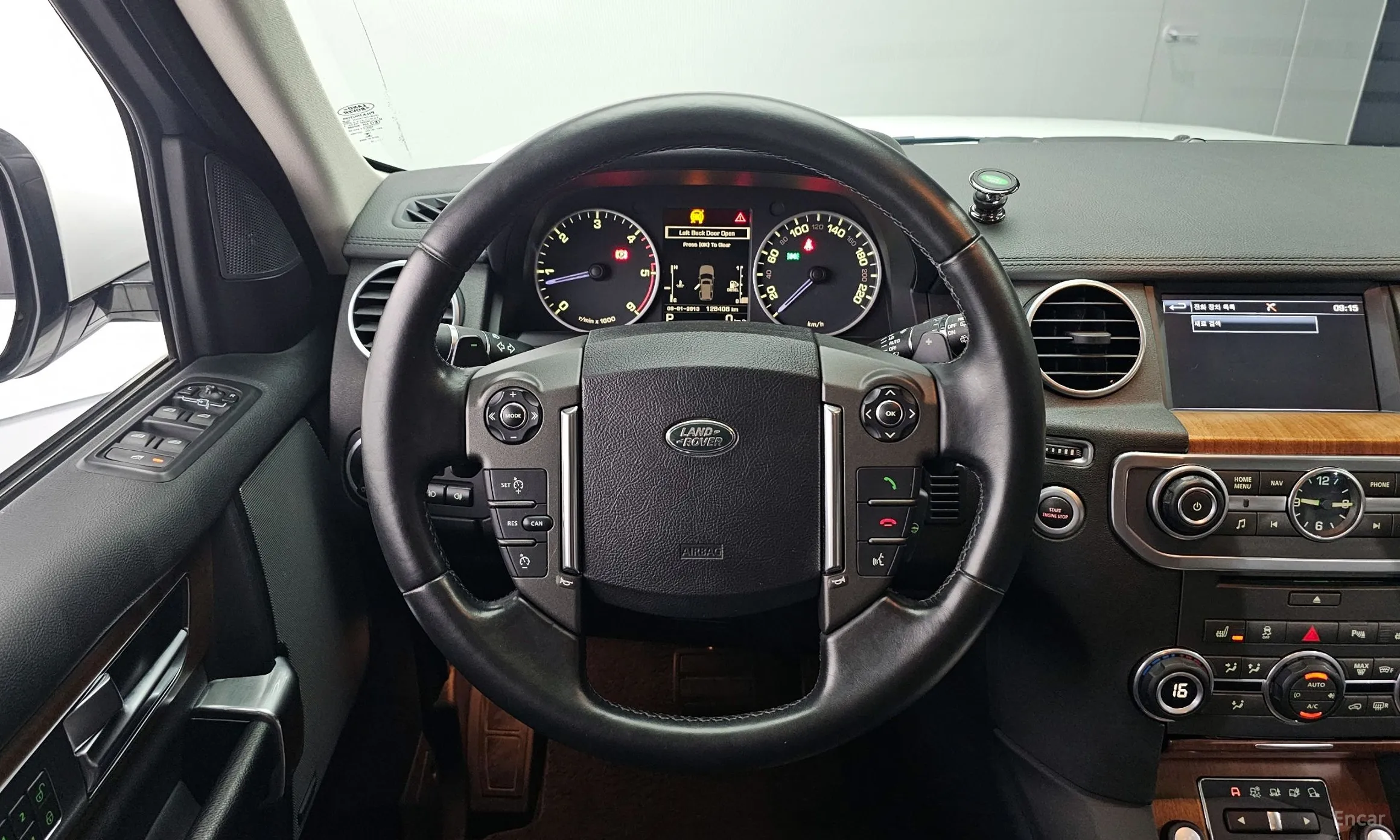 Land Rover Discovery 4 превью 14
