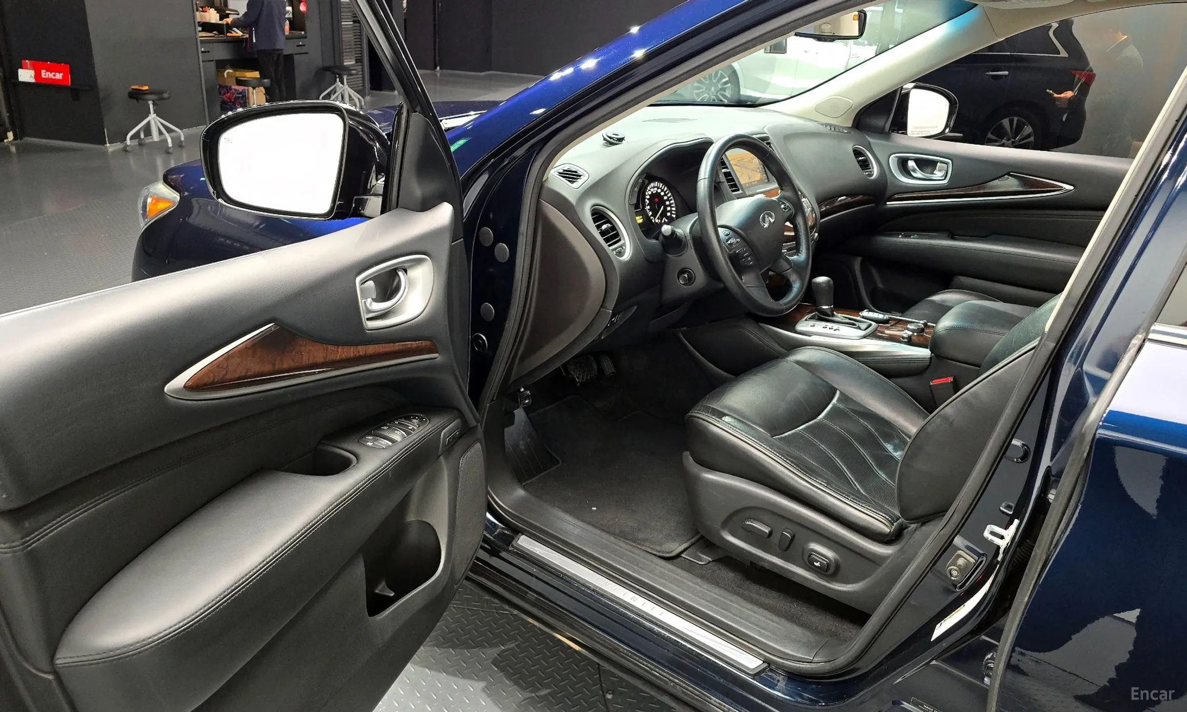 Infiniti QX60 превью 10