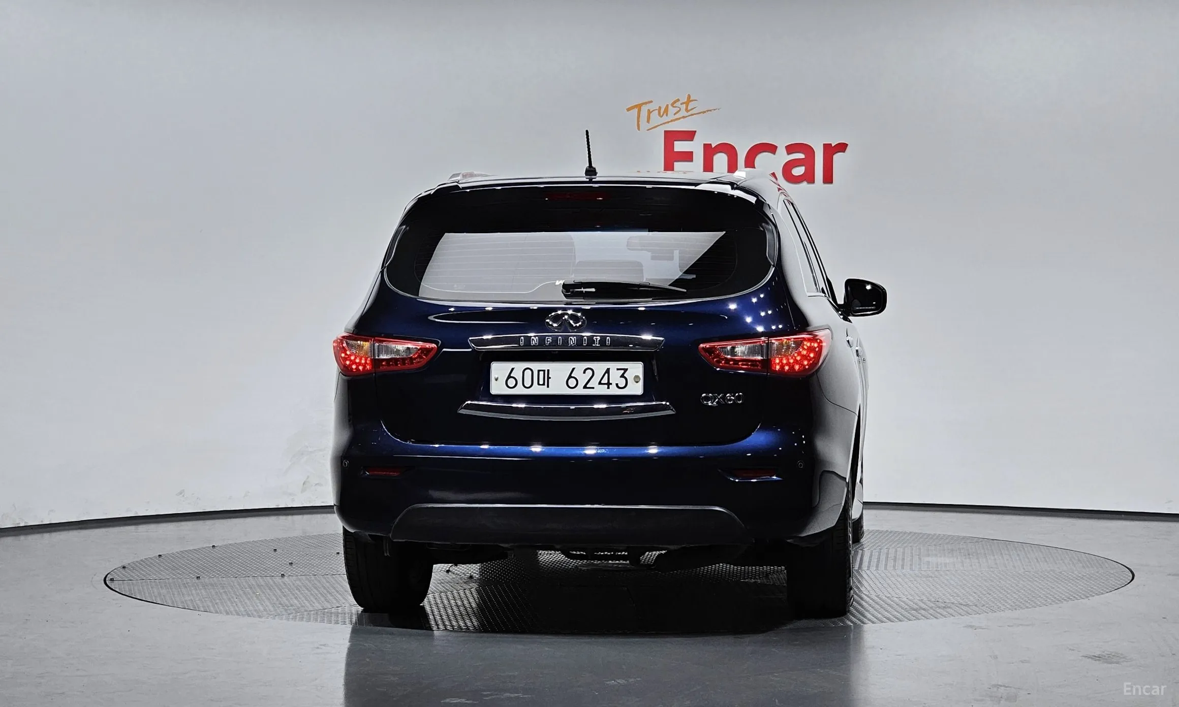 Infiniti QX60 превью 4
