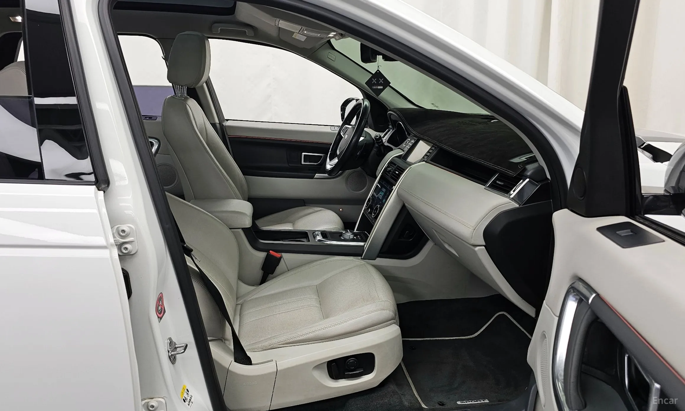 Land Rover Discovery Sports превью 11