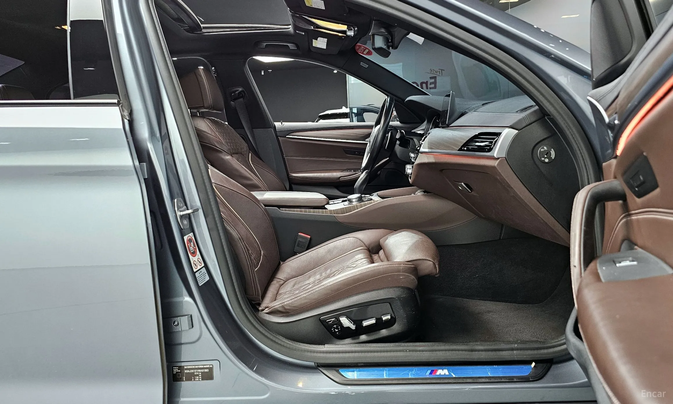 BMW 5 Series (G30) превью 10
