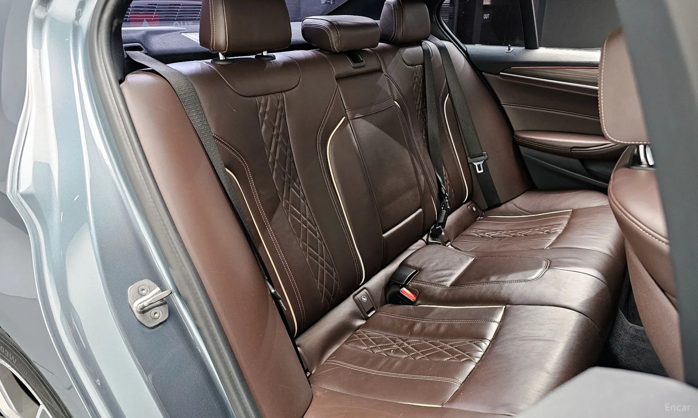 BMW 5 Series (G30) превью 12