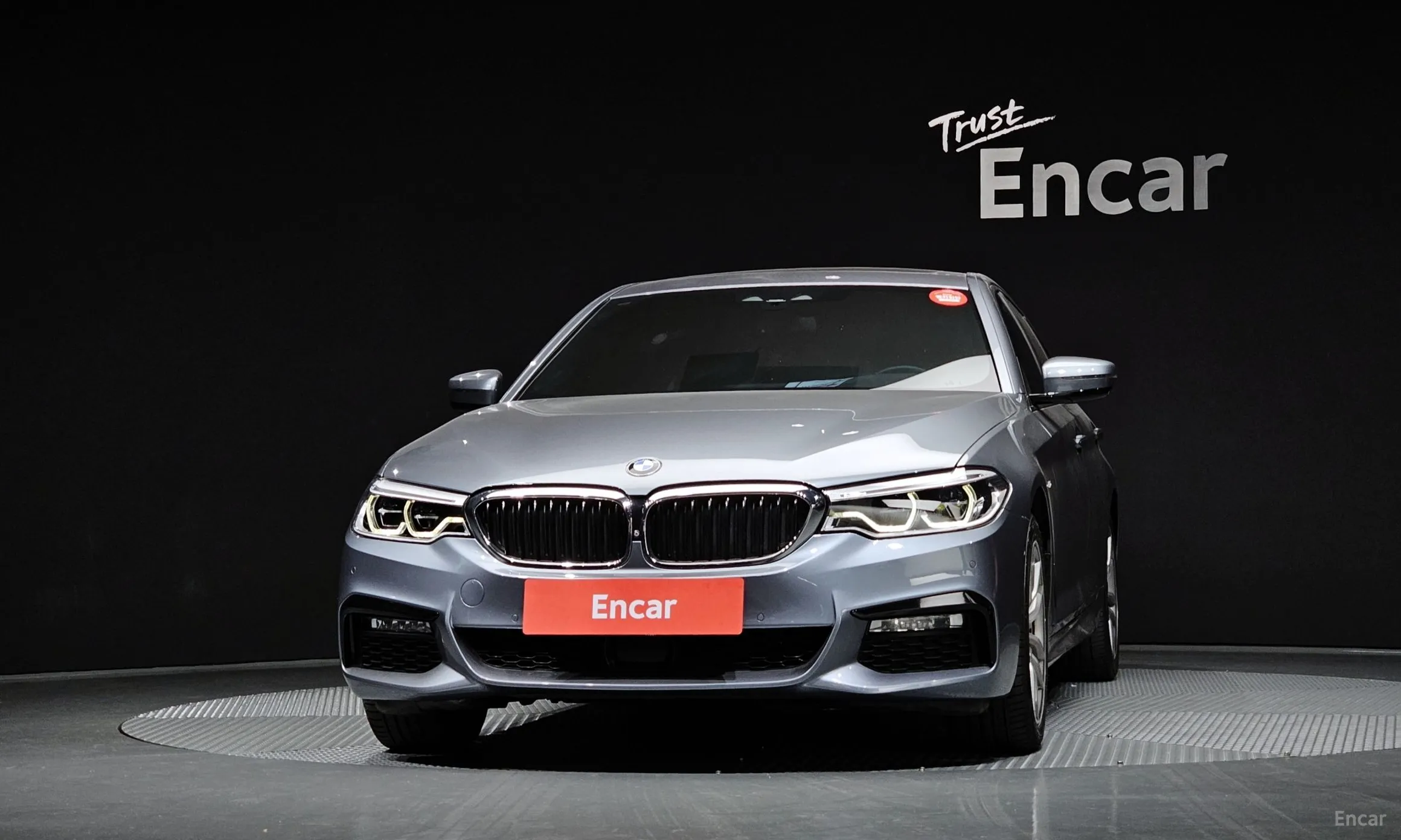 BMW 5 Series (G30) превью 3