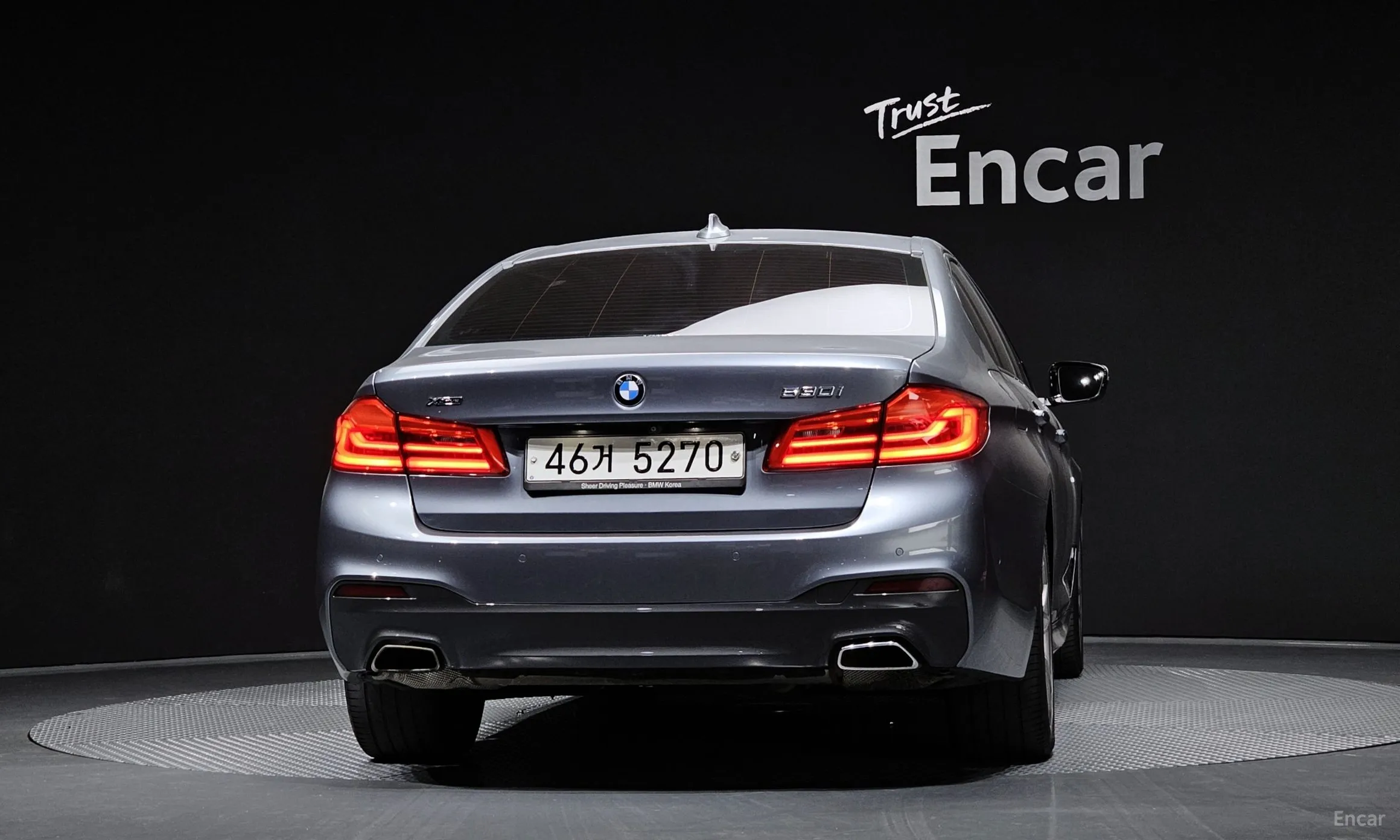 BMW 5 Series (G30) превью 4