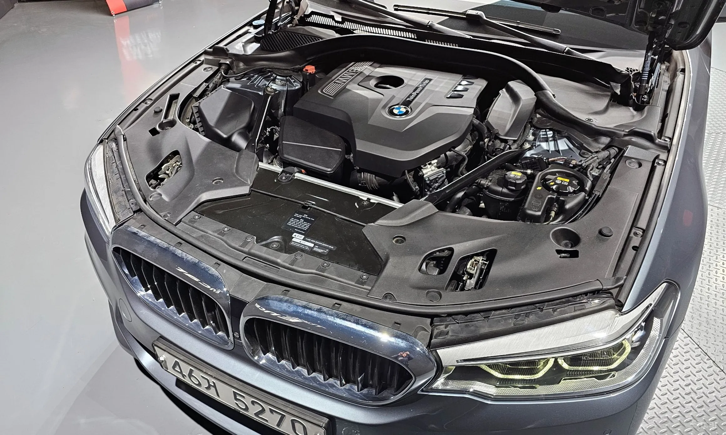 BMW 5 Series (G30) превью 6