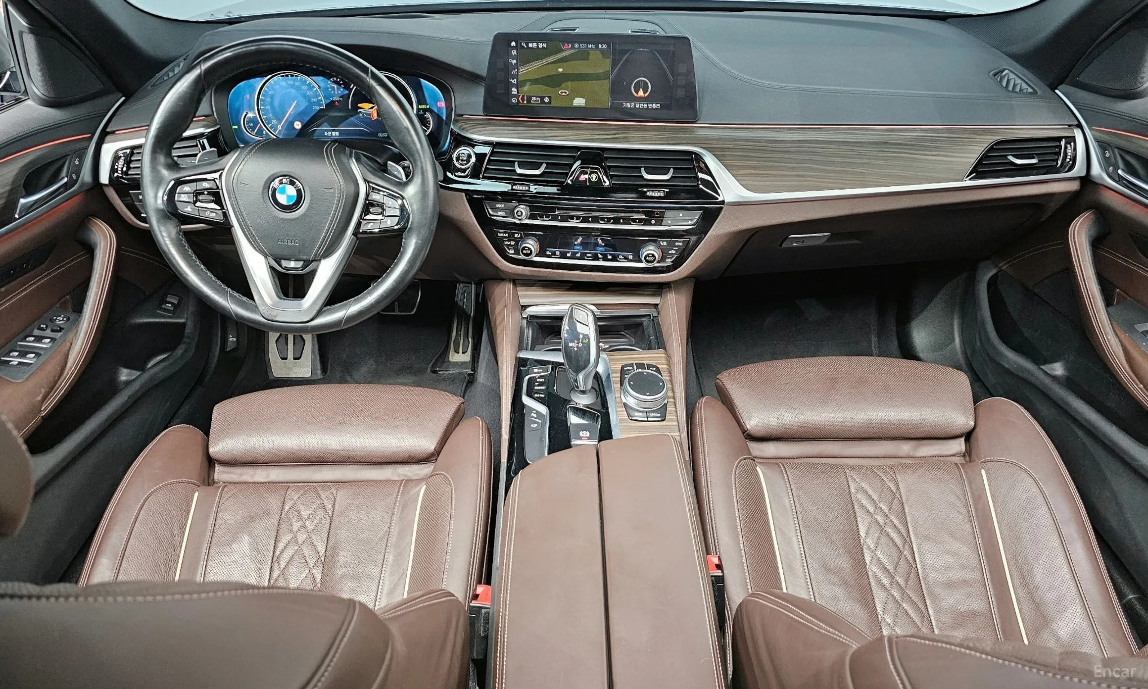 BMW 5 Series (G30) превью 7