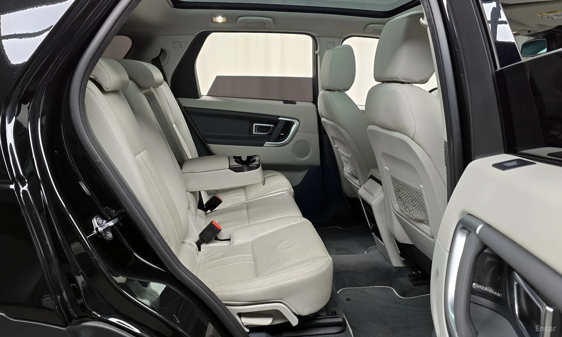 Land Rover Discovery Sports превью 12