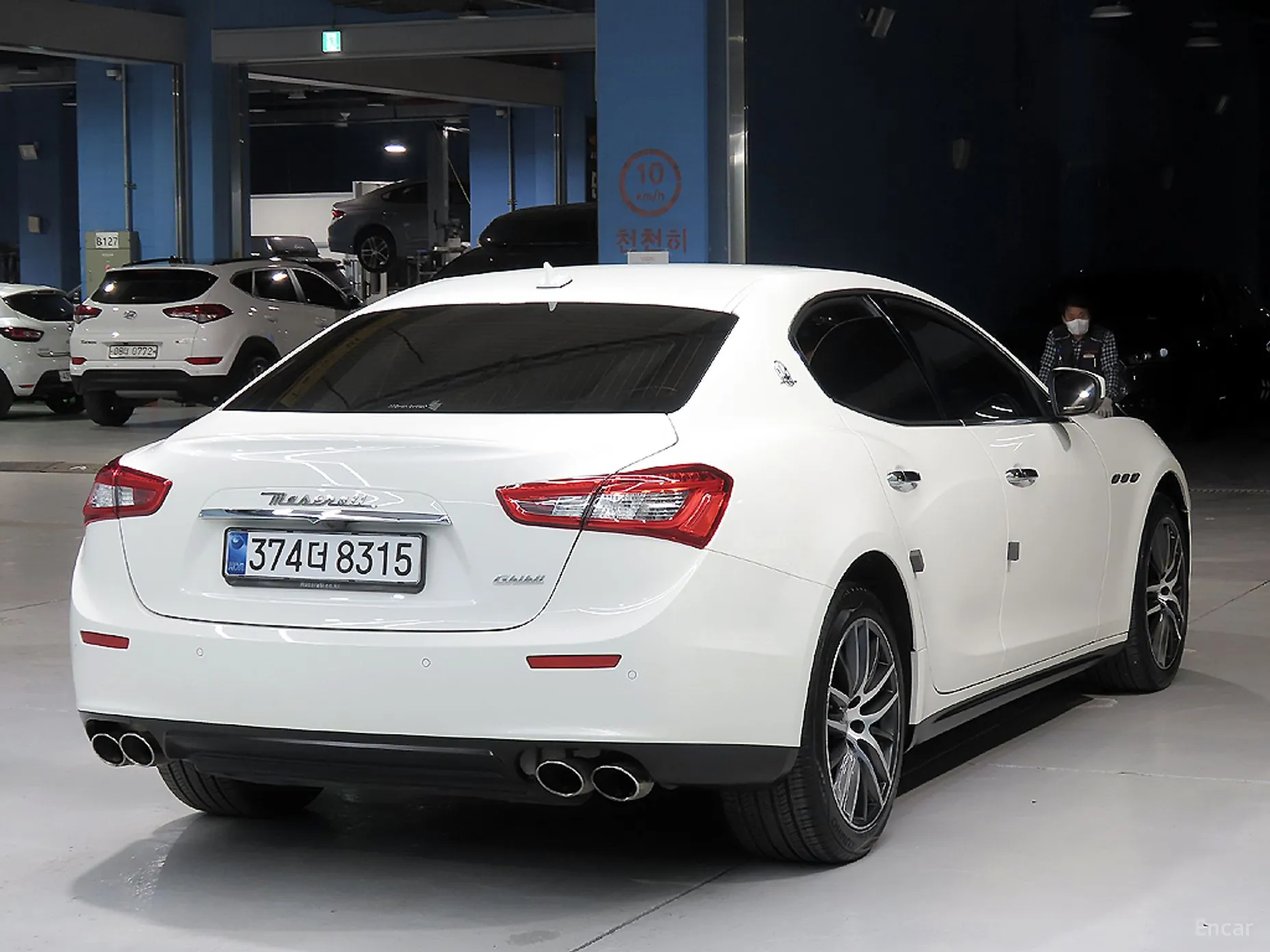Maserati Ghibli превью 4
