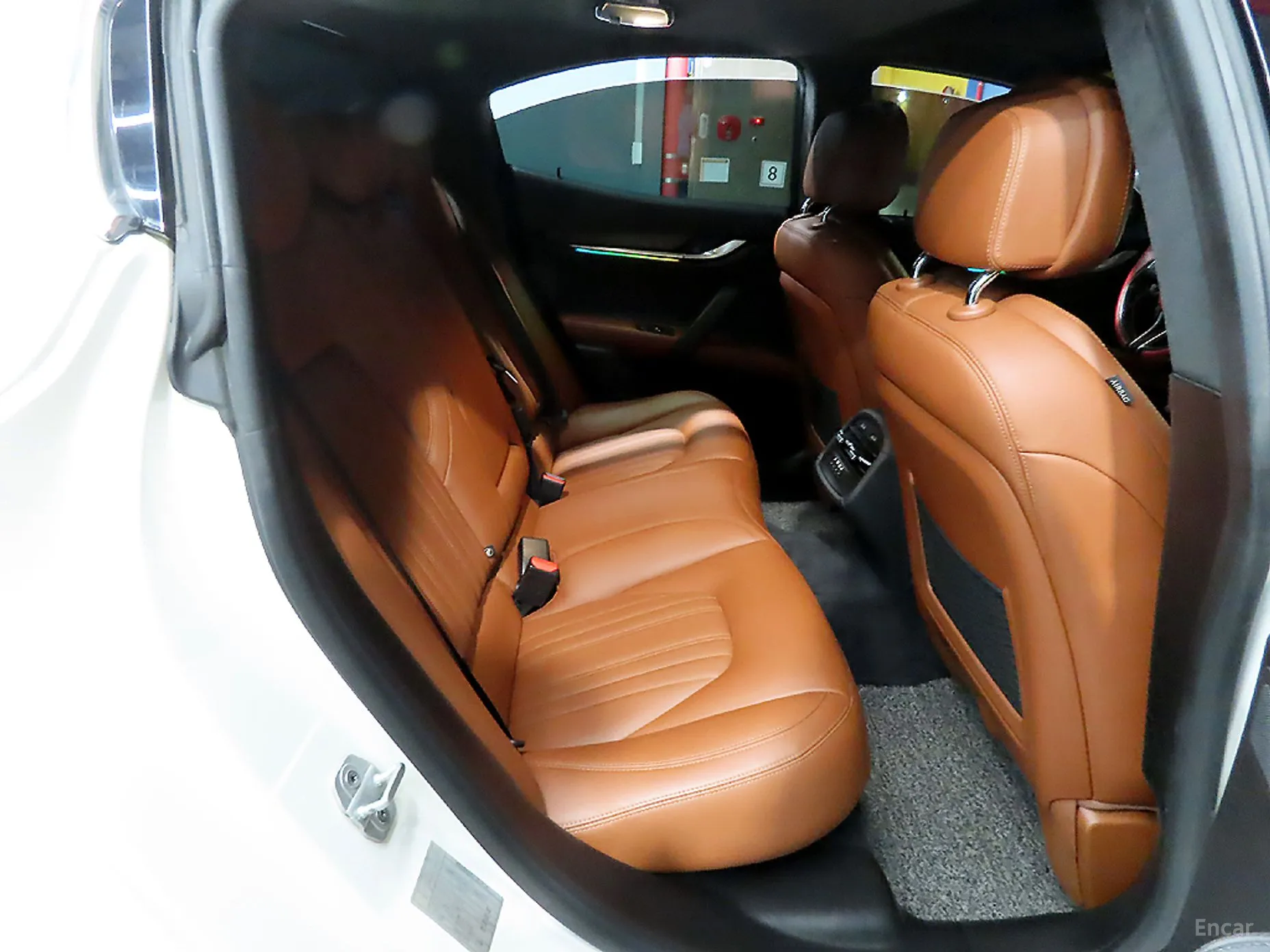 Maserati Ghibli превью 8