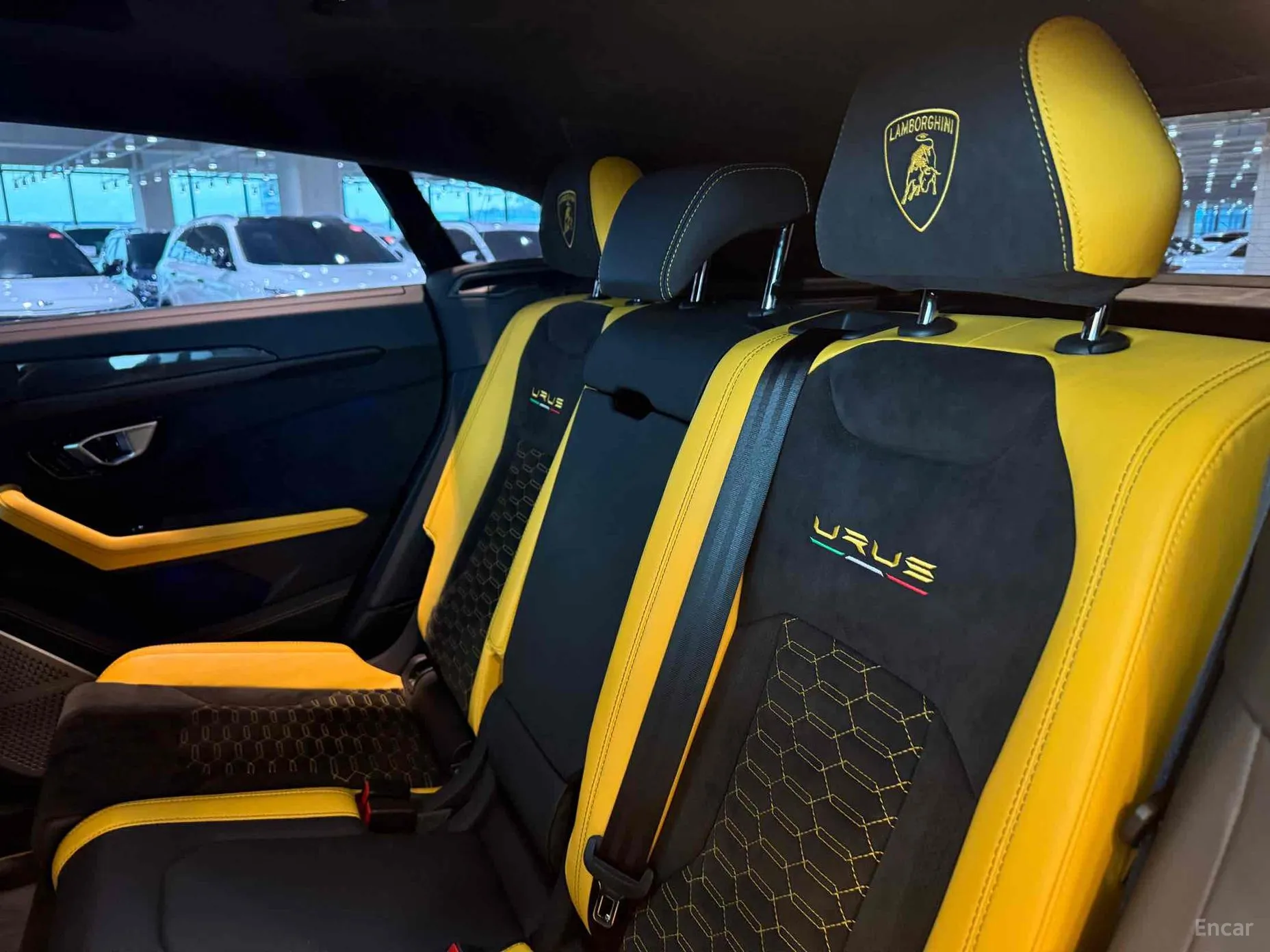 Lamborghini Urus превью 10