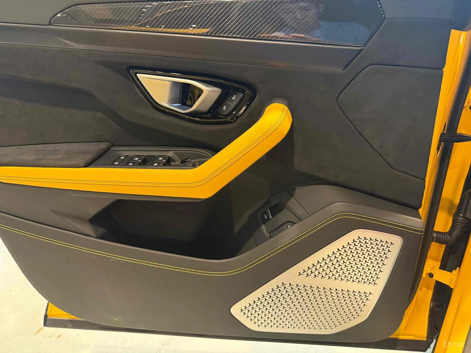 Lamborghini Urus превью 13