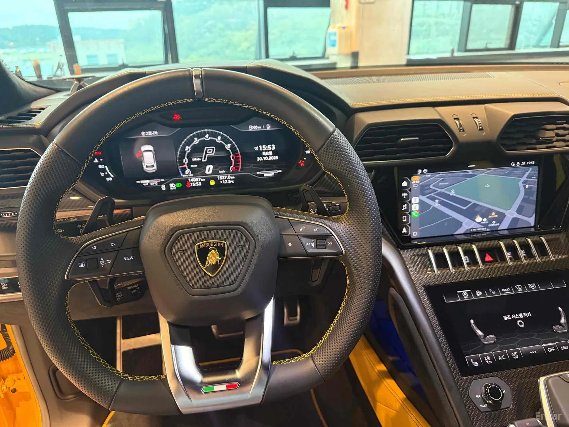Lamborghini Urus превью 15