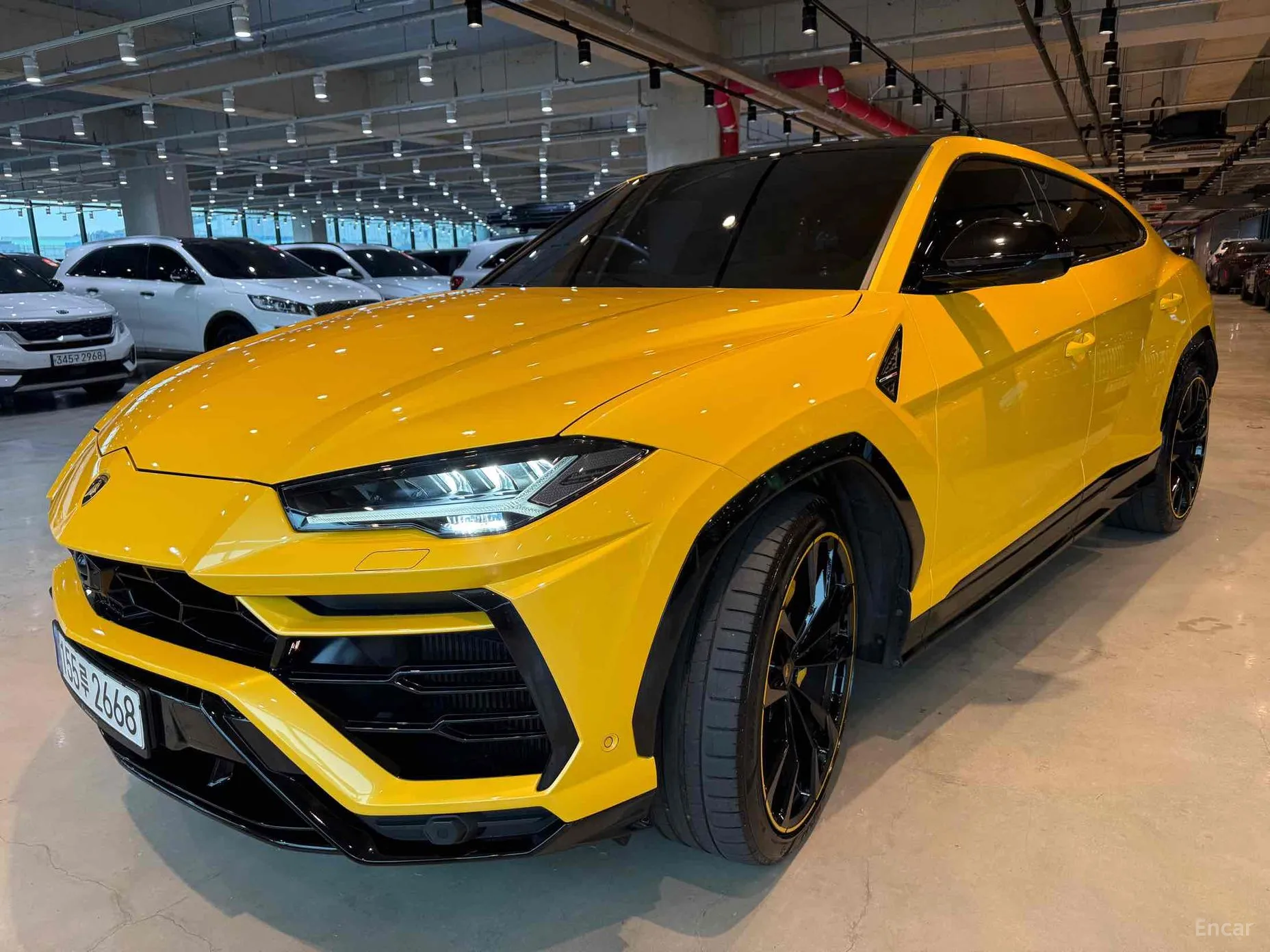 Lamborghini Urus превью 3