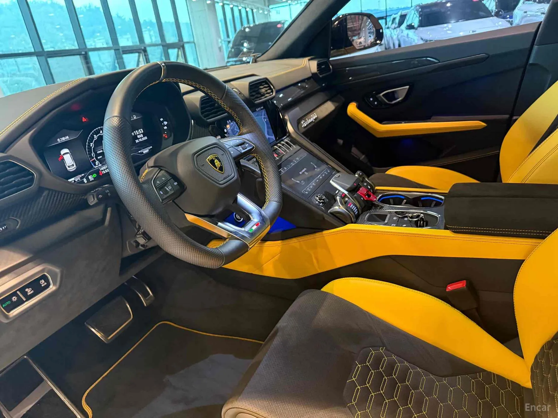 Lamborghini Urus превью 8