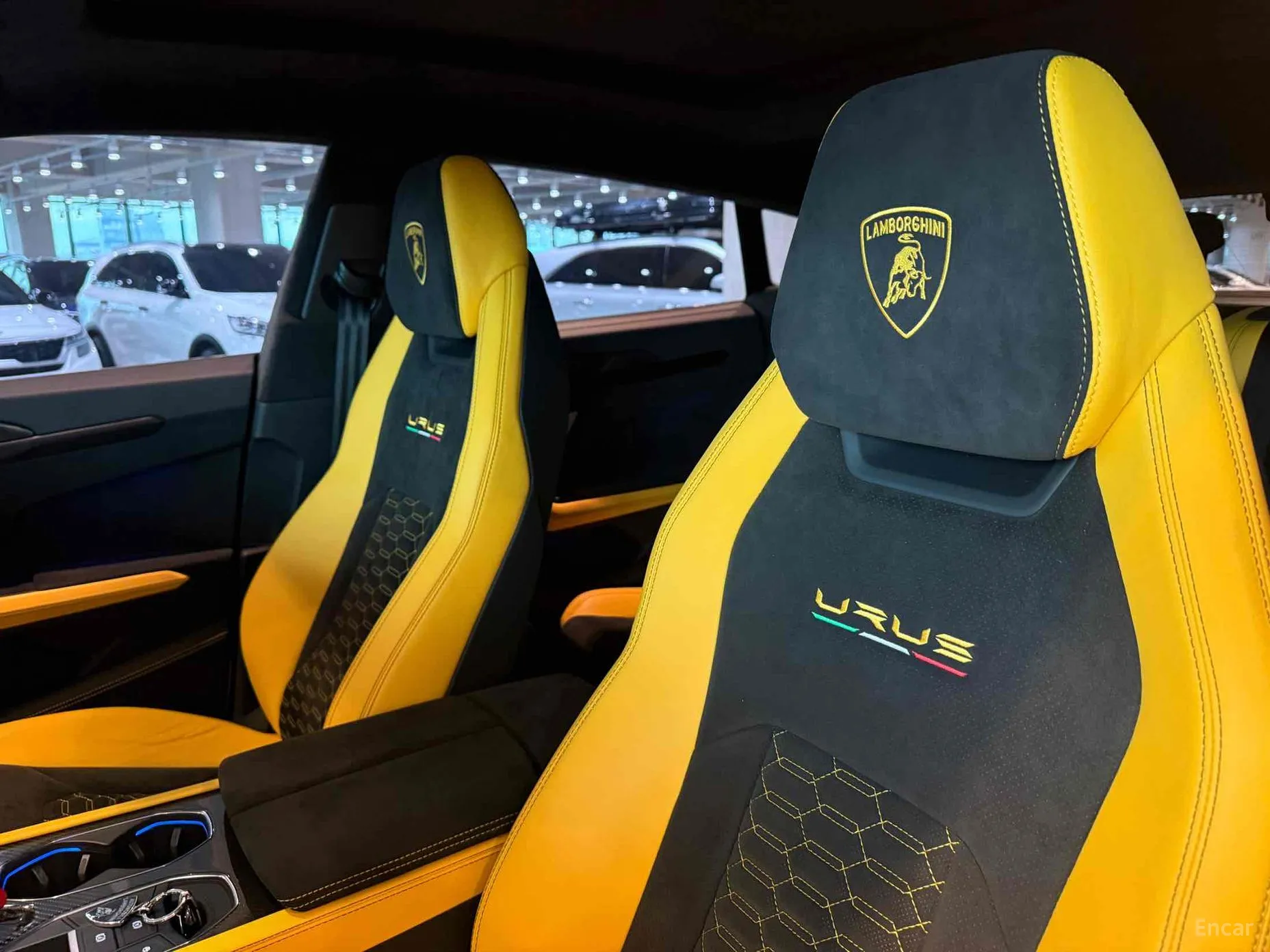 Lamborghini Urus превью 9