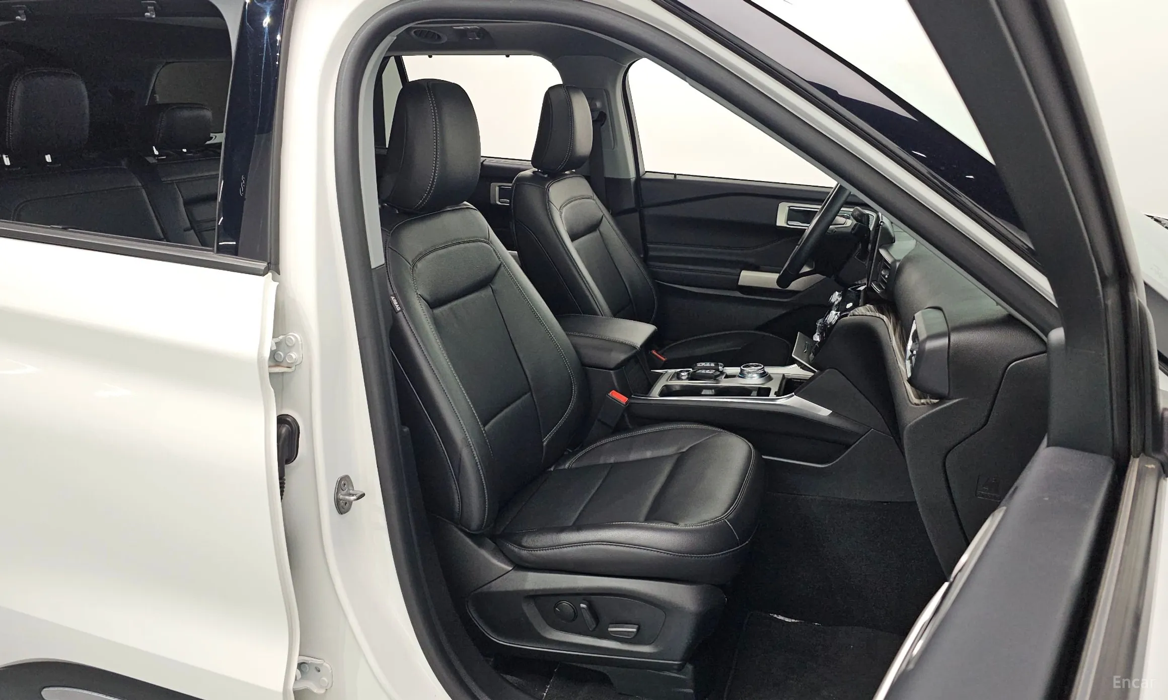 Ford Explorer 6th Generation превью 11
