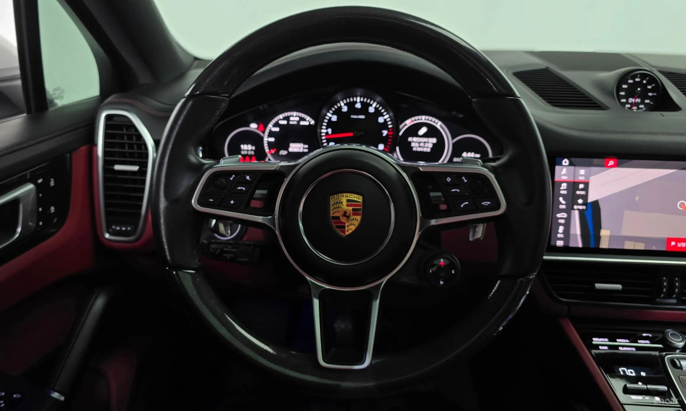 Porsche Cayenne (PO536) превью 13