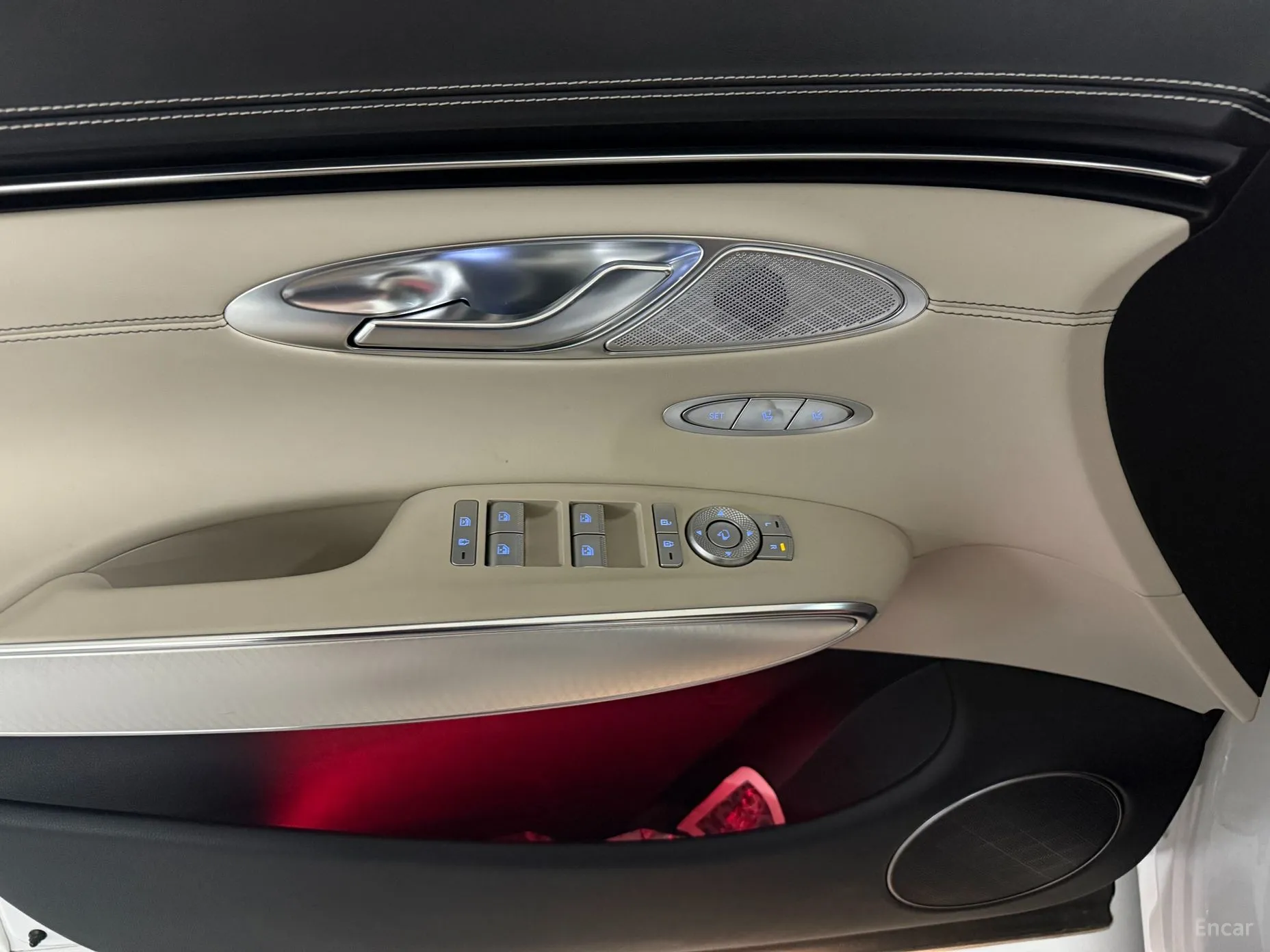Genesis GV70 превью 10