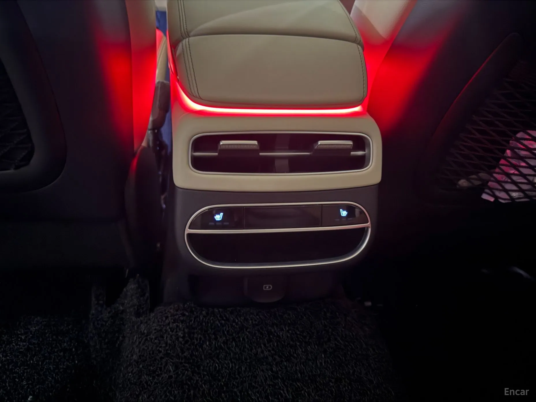 Genesis GV70 превью 11