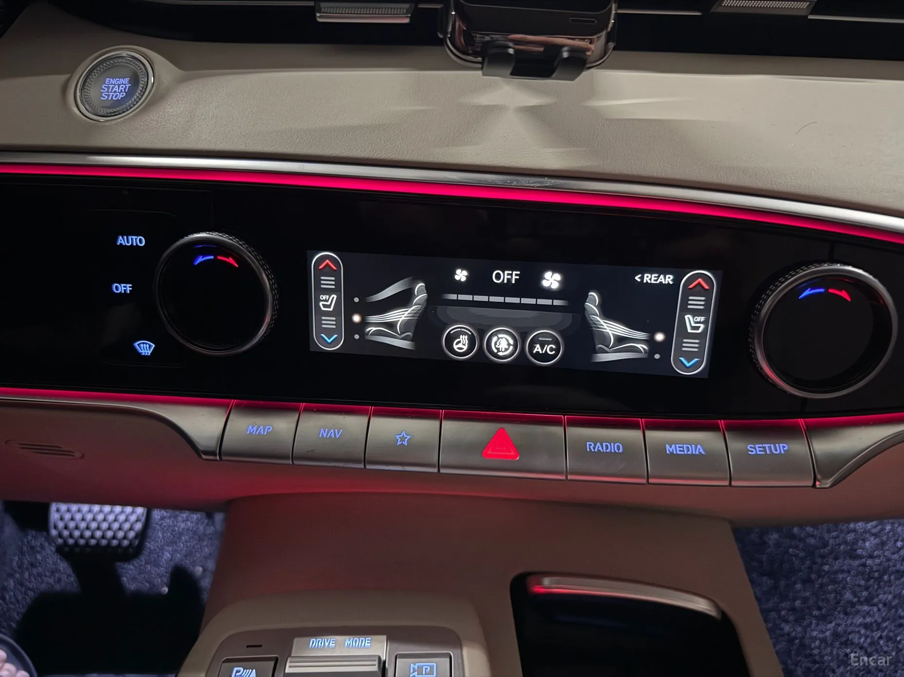 Genesis GV70 превью 12