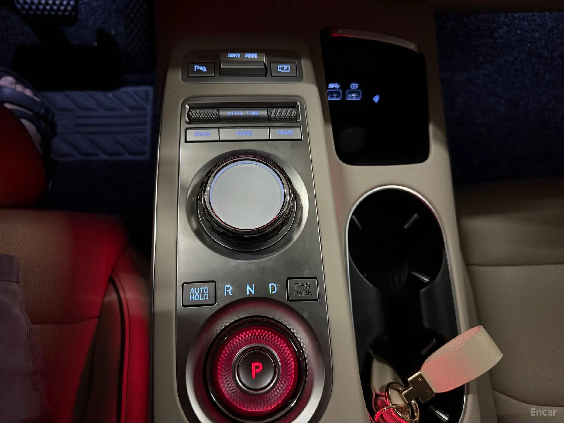 Genesis GV70 превью 13