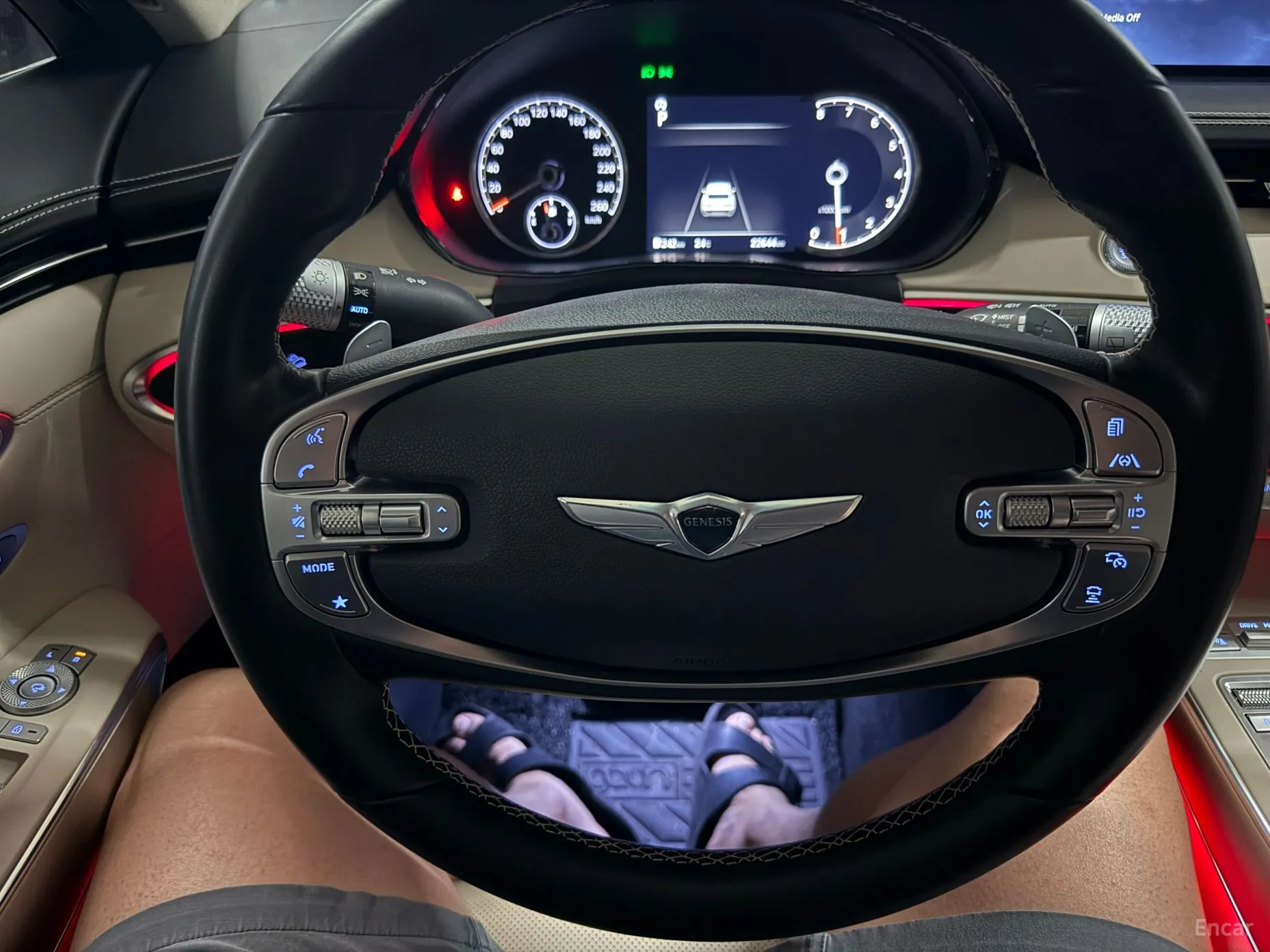 Genesis GV70 превью 14