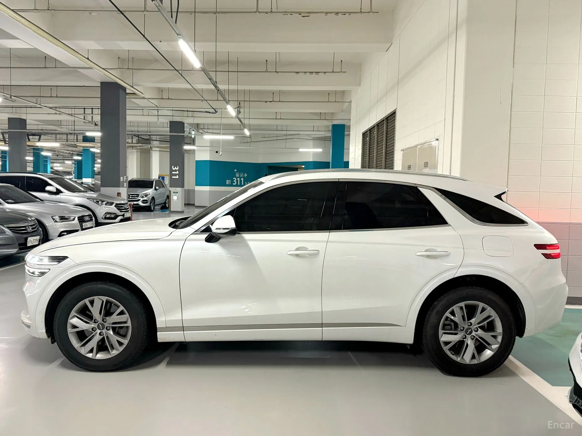 Genesis GV70 превью 2
