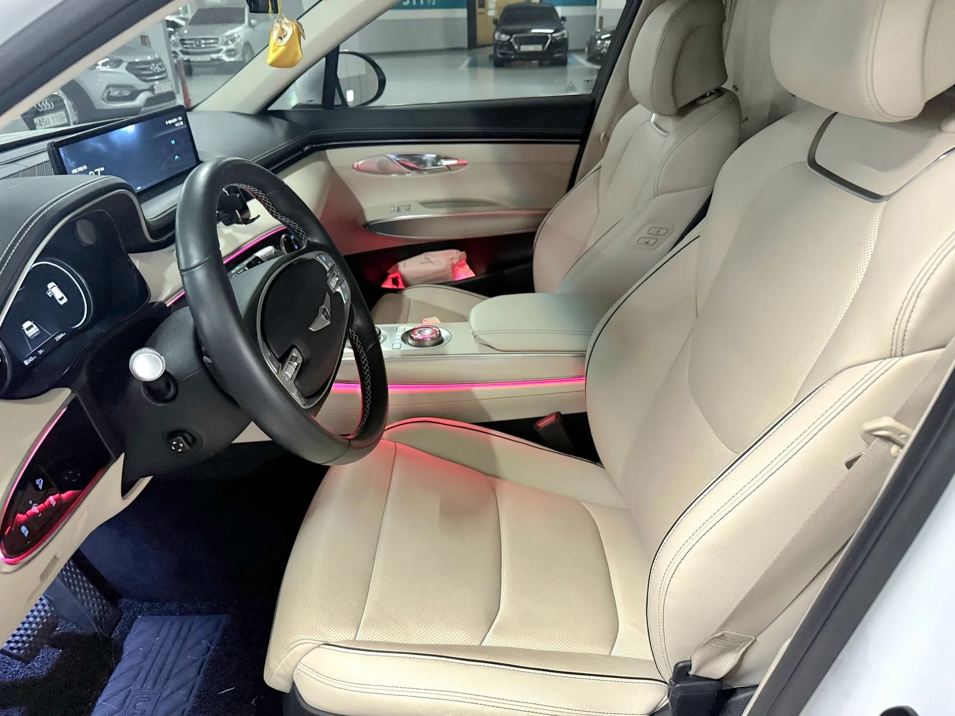 Genesis GV70 превью 7
