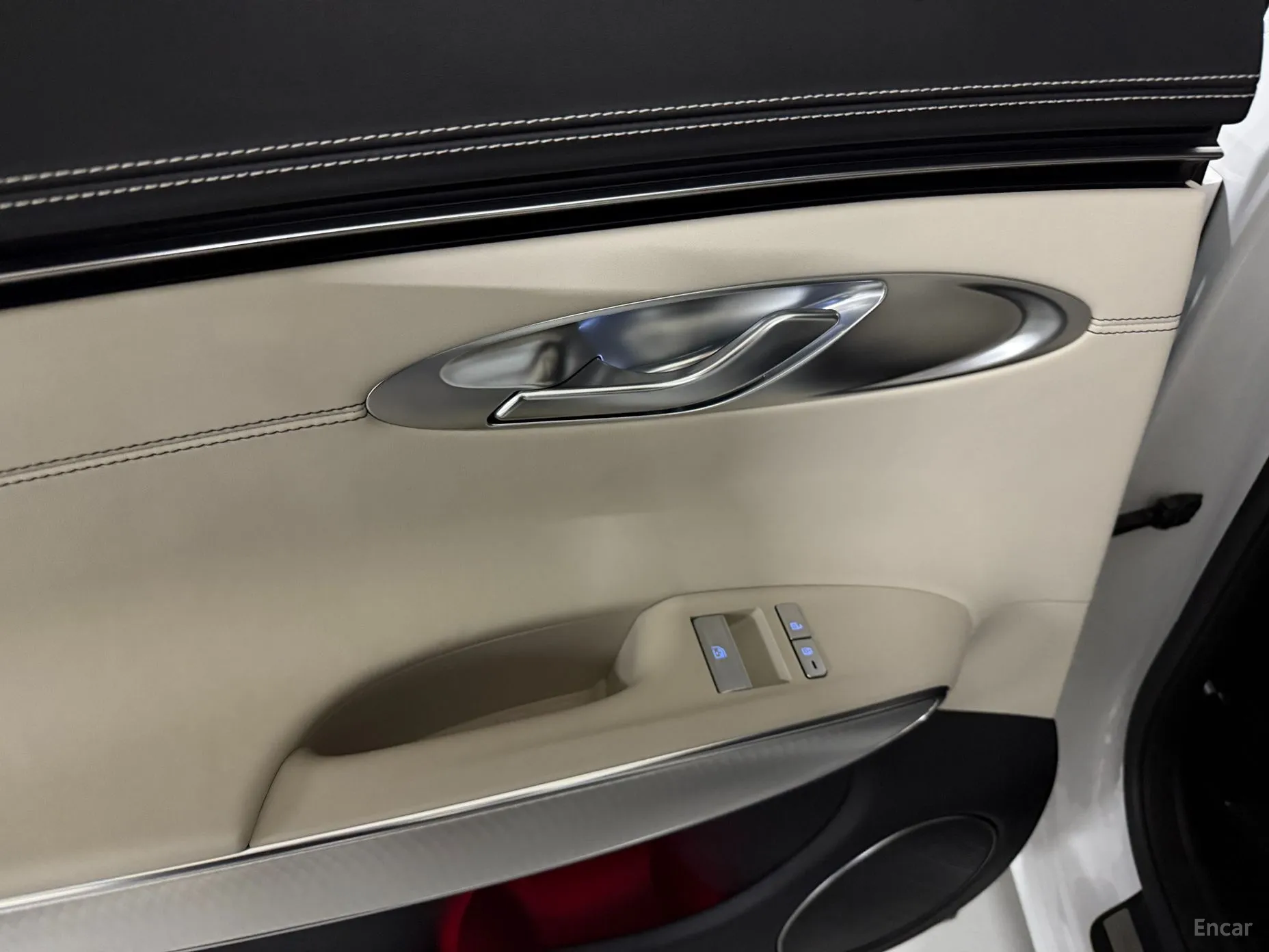 Genesis GV70 превью 9