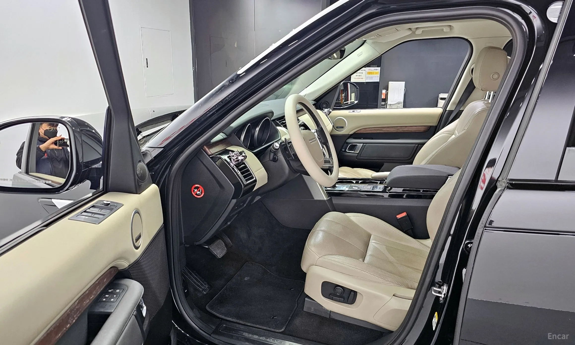 Land Rover Discovery 5 превью 10