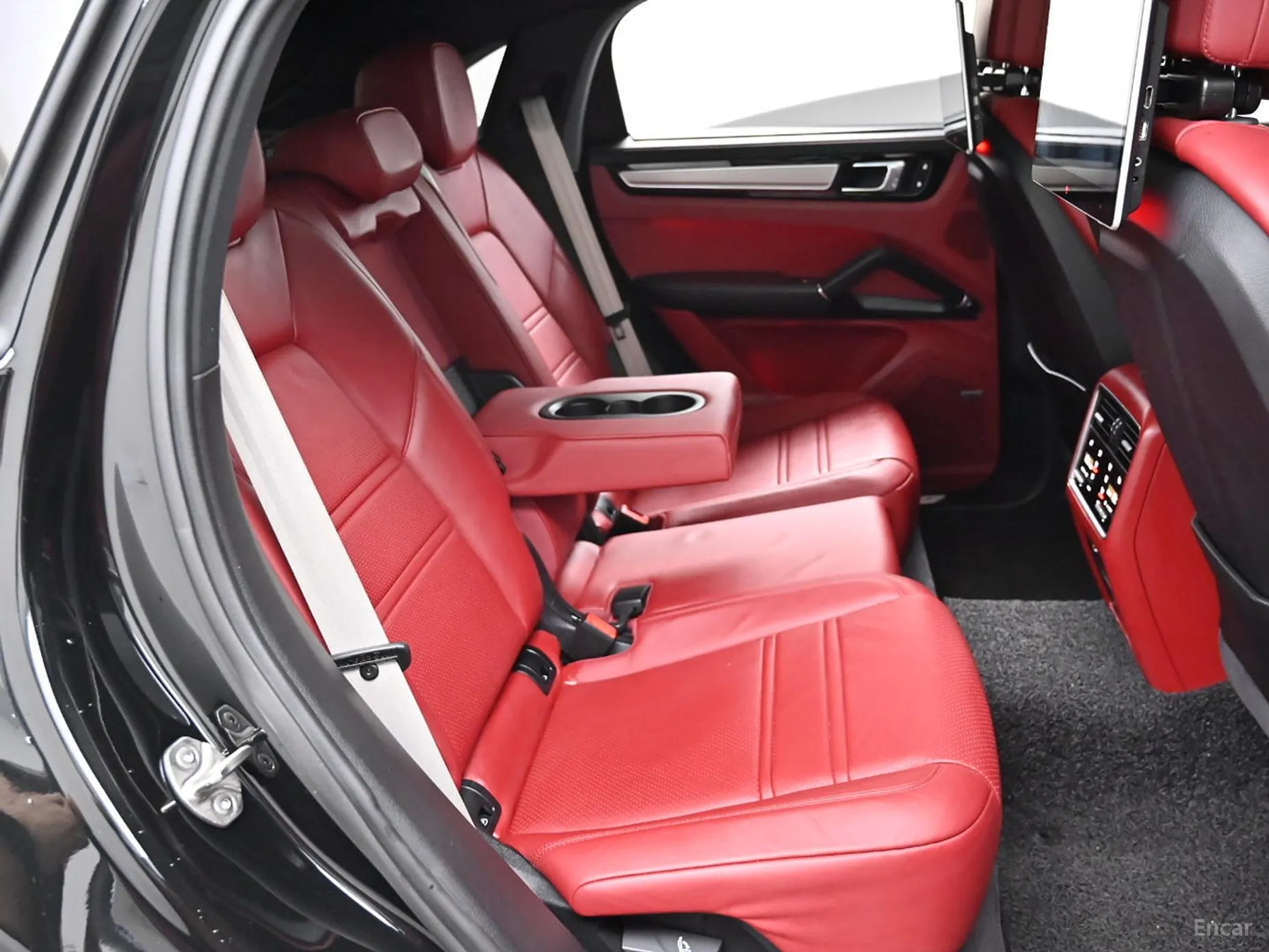 Porsche Cayenne (PO536) превью 11