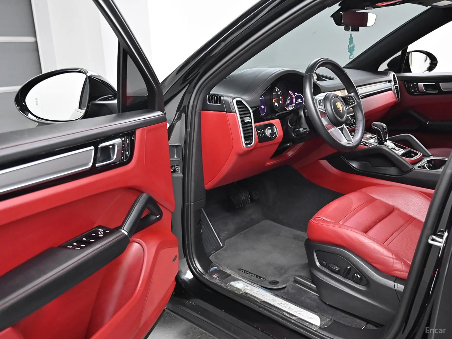 Porsche Cayenne (PO536) превью 9